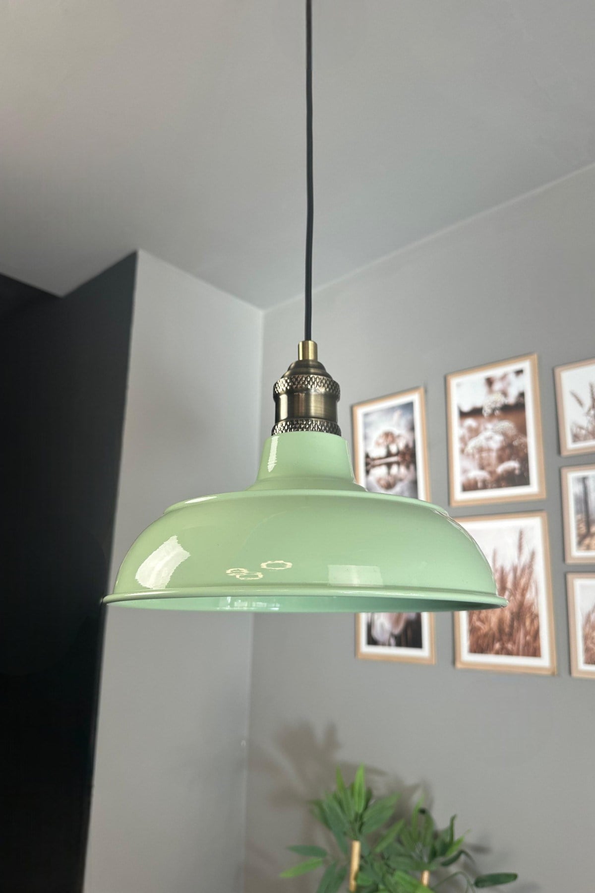 Veluna Mint Yeşili Tekli Eskitme Lale Başlık Avize Retro Sarkıt Ofis Showroom Salon Mutfak Avizeleri