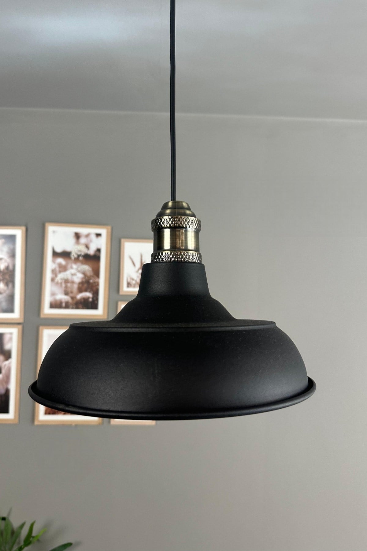 Veluna Siyah Tekli Eskitme Lale Başlık Avize Retro Sarkıt Ofis Showroom Salon Mutfak Avizeleri