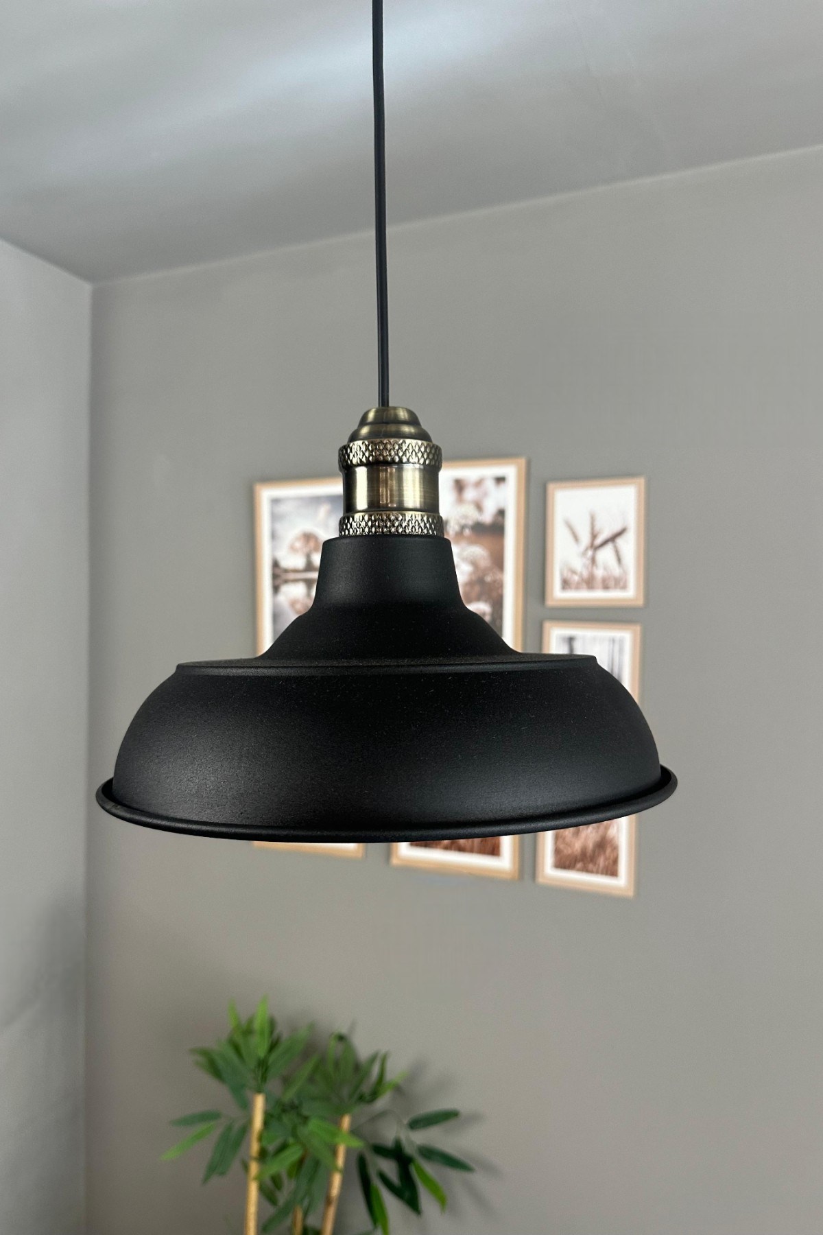 Veluna Siyah Tekli Eskitme Lale Başlık Avize Retro Sarkıt Ofis Showroom Salon Mutfak Avizeleri