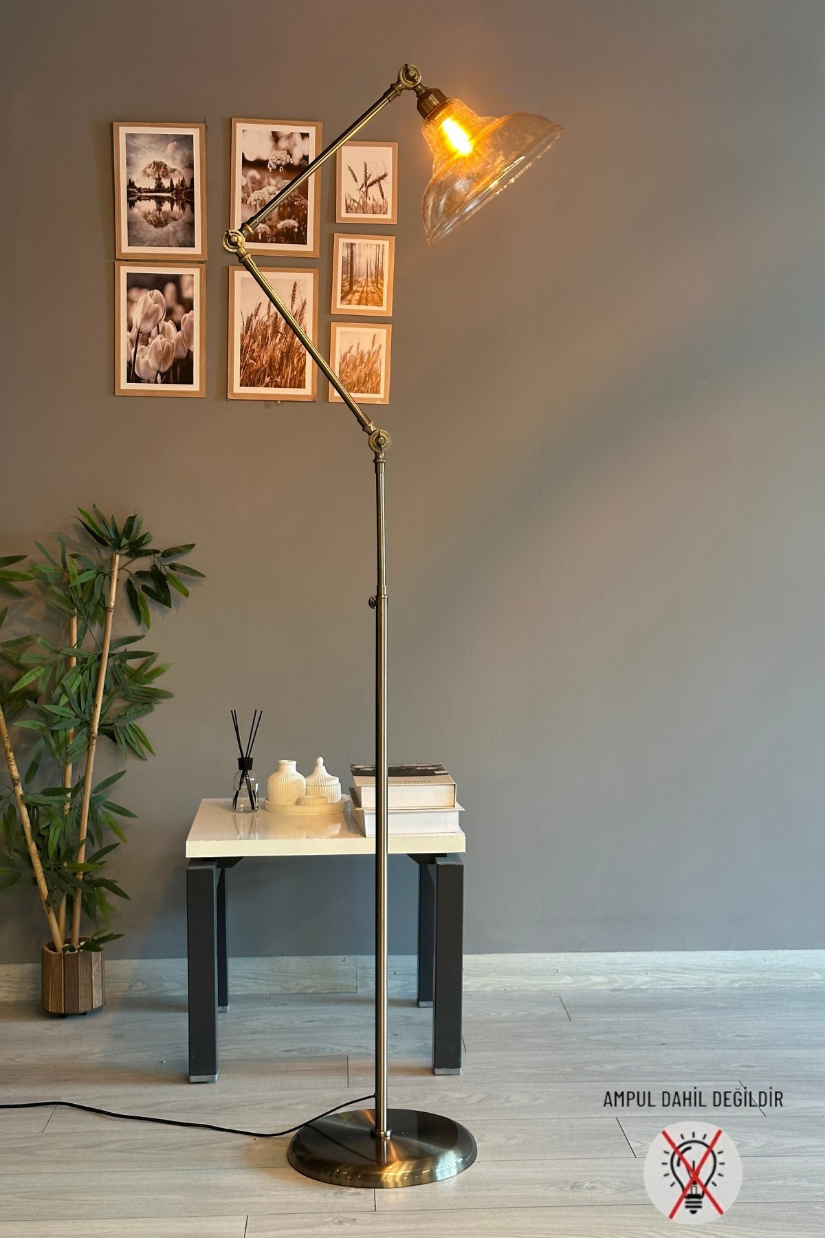 Vishi Bal Rengi Cam 3 Mafsallı Eskitme Gövde Metal Lambader Modern Dekoratif Zemin Lambası