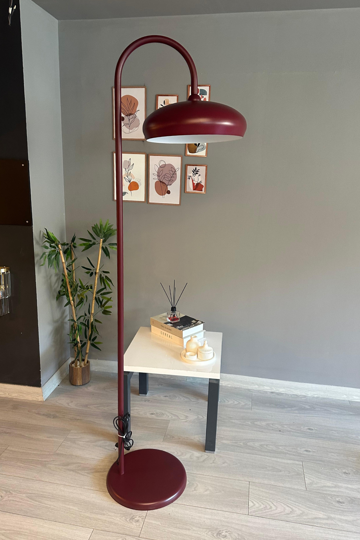 Vişne Çürüğü Lambader Modern Dekoratif Metal Oturma Odası Çalışma Odası Zemin Lambası