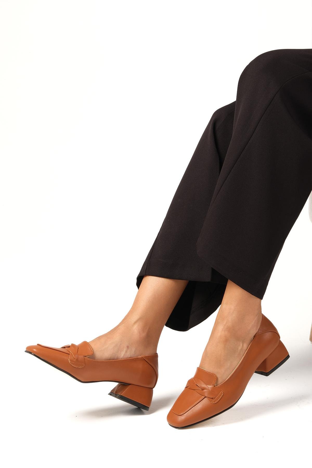 Abriana Taba Renk Kısa Topuklu Ayakkabı-Kısa Topuklu-Mio Gusto-01489TAC