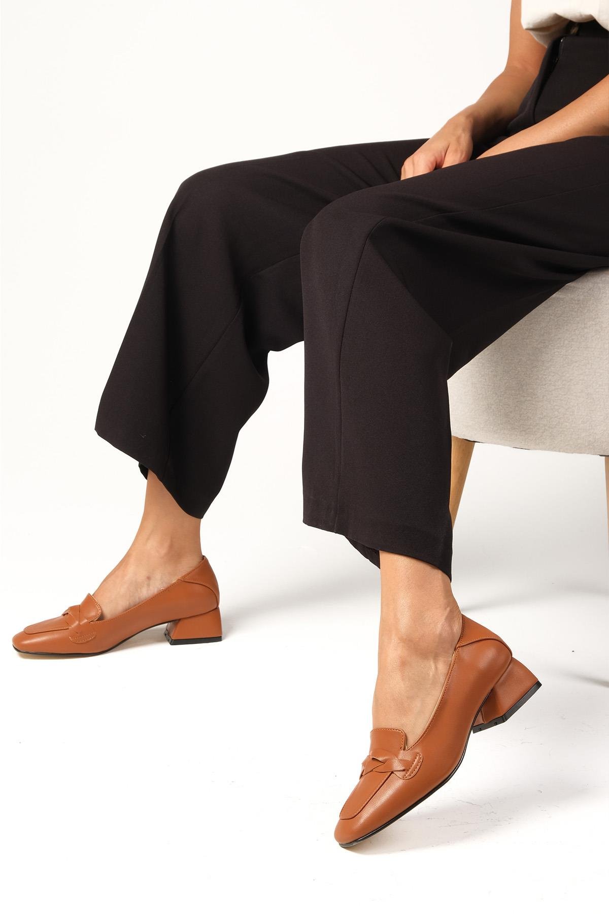 Abriana Taba Renk Kısa Topuklu Ayakkabı-Kısa Topuklu-Mio Gusto-01489TAC