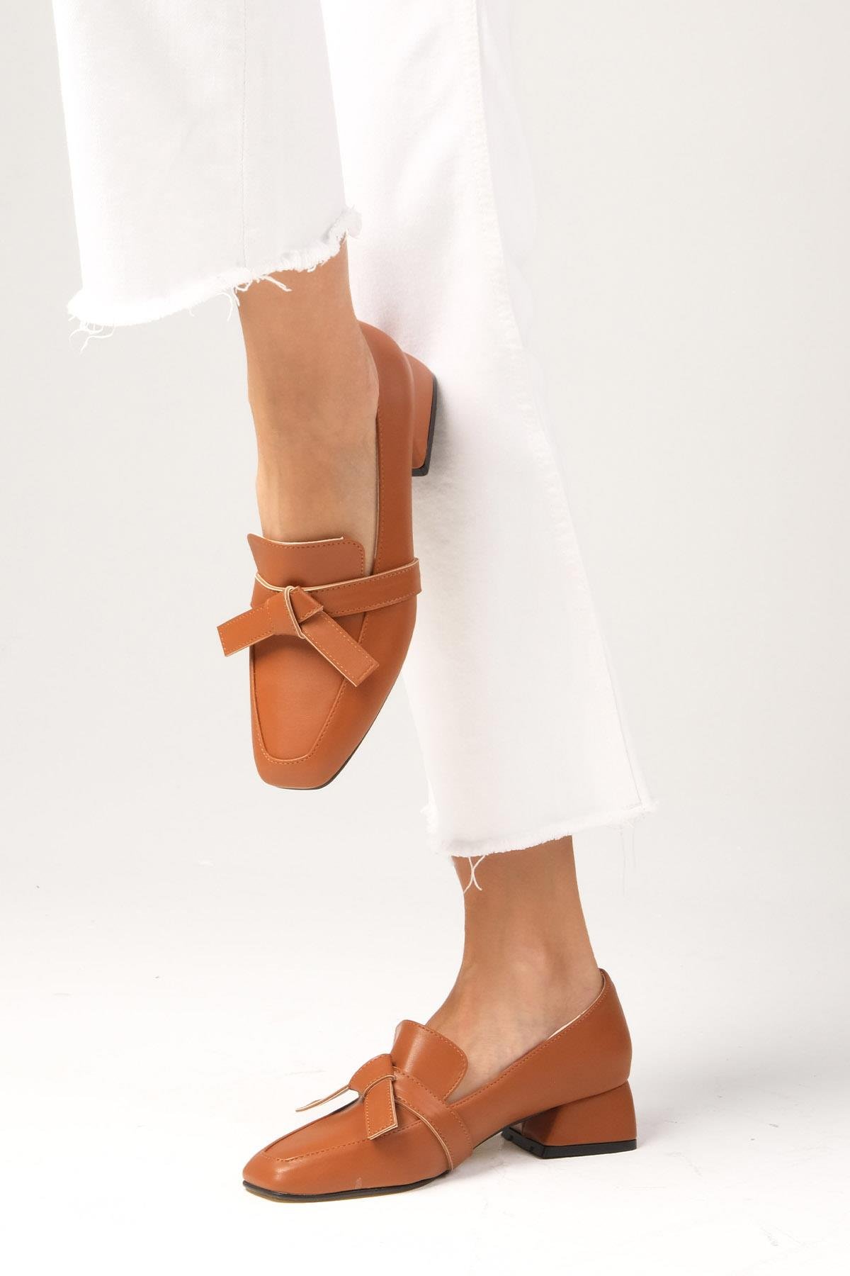 Agatha Taba Renk Kısa Topuklu Ayakkabı-Kısa Topuklu-Mio Gusto-01487TAC