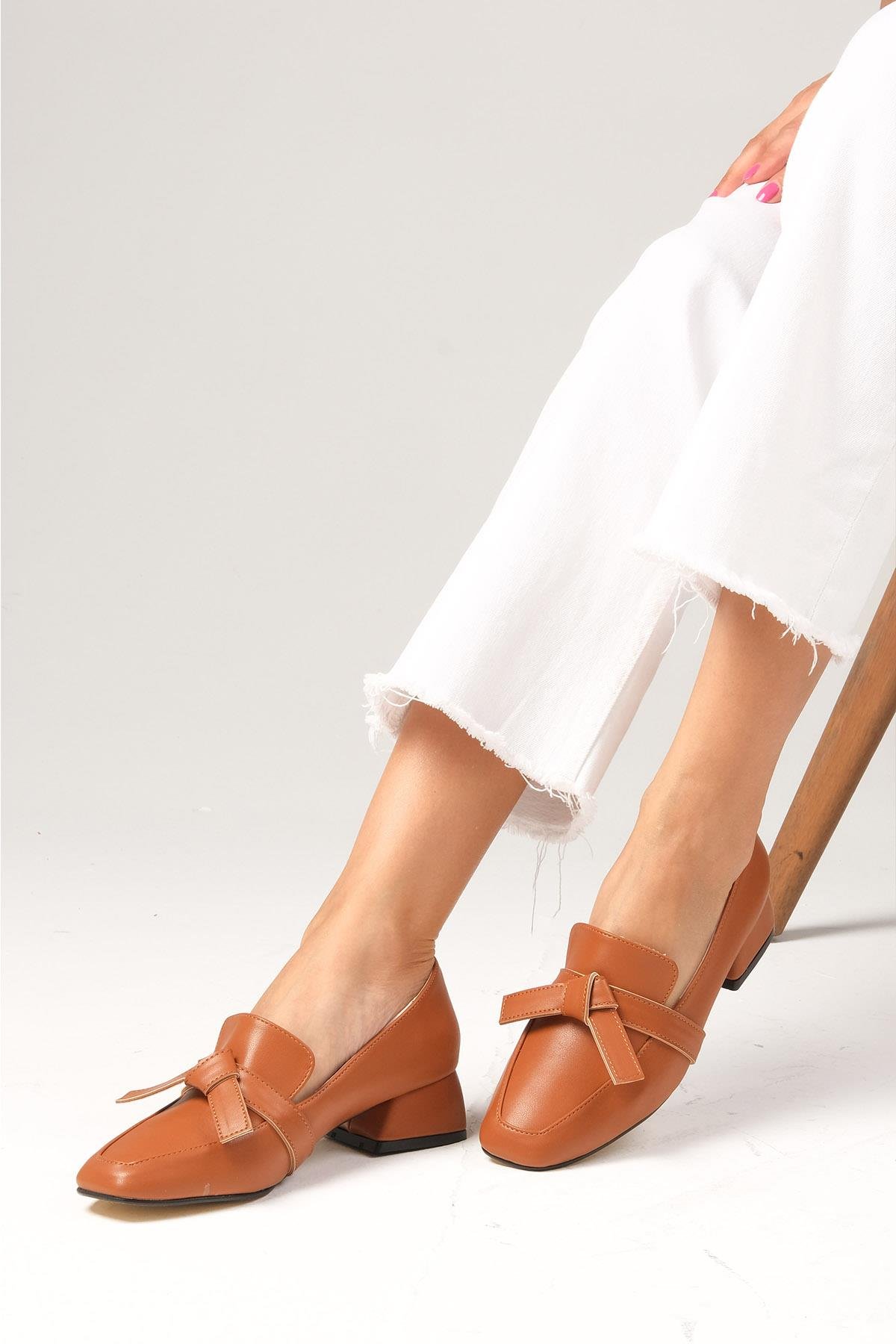 Agatha Taba Renk Kısa Topuklu Ayakkabı-Kısa Topuklu-Mio Gusto-01487TAC