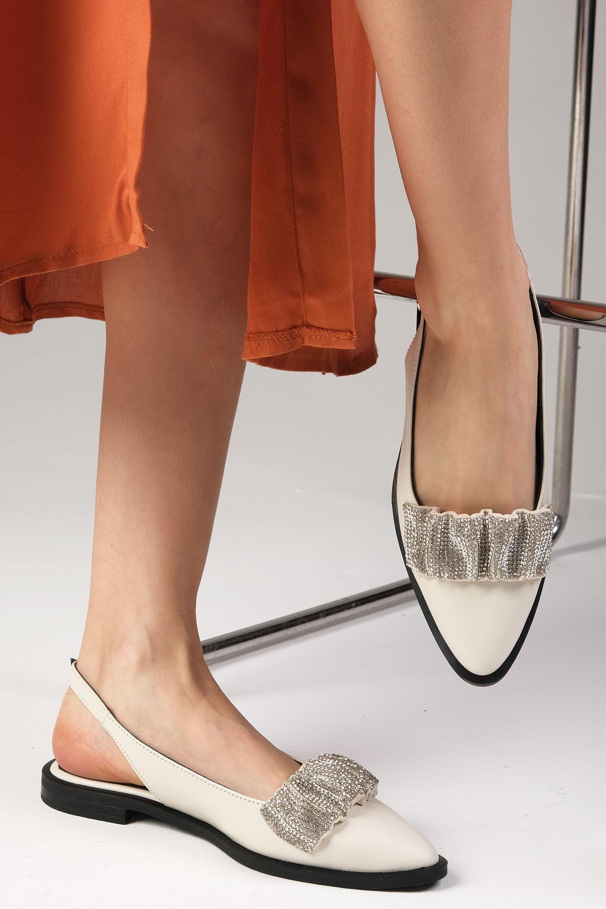 Aisha Hakiki Deri Büzgü Taş Bantlı Bej Babet-BABET-Mio Gusto-08387BEC