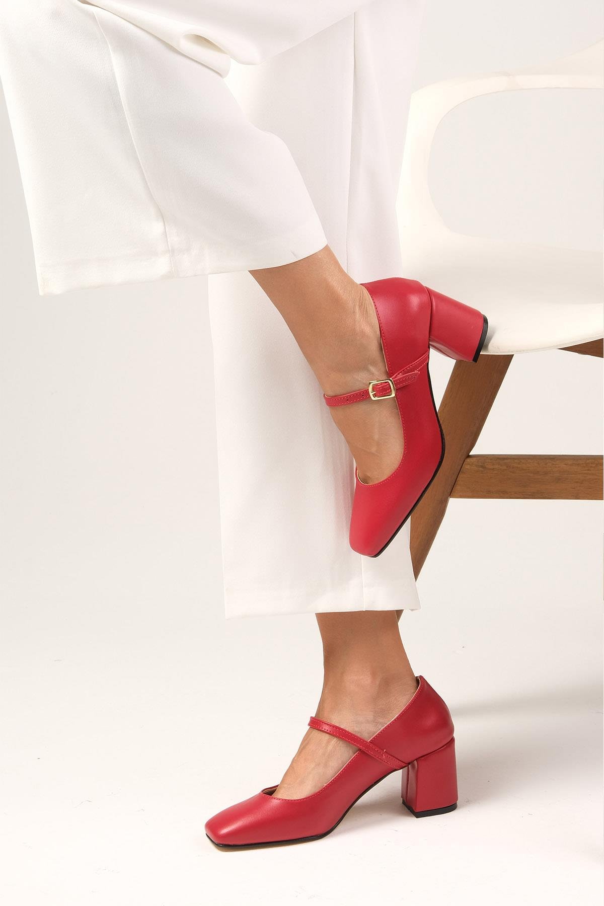 Alda Kırmızı Renk Topuklu Ayakkabı-Yüksek Topuklu-Mio Gusto-02267REC