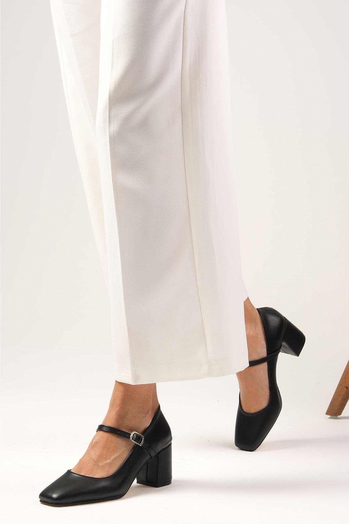 Alda Siyah Renk Topuklu Ayakkabı-Yüksek Topuklu-Mio Gusto-02267BLC