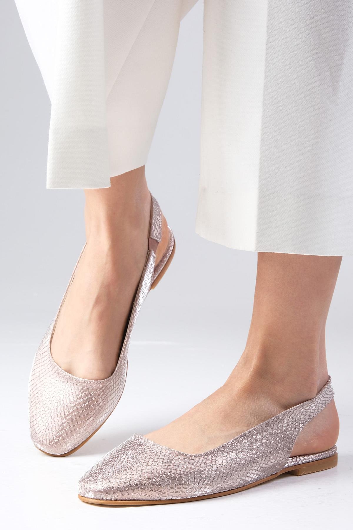 Ally Pudra Renk Yılan Derisi Desenli Küt Burun Babet-BABET-Mio Gusto-02232POK