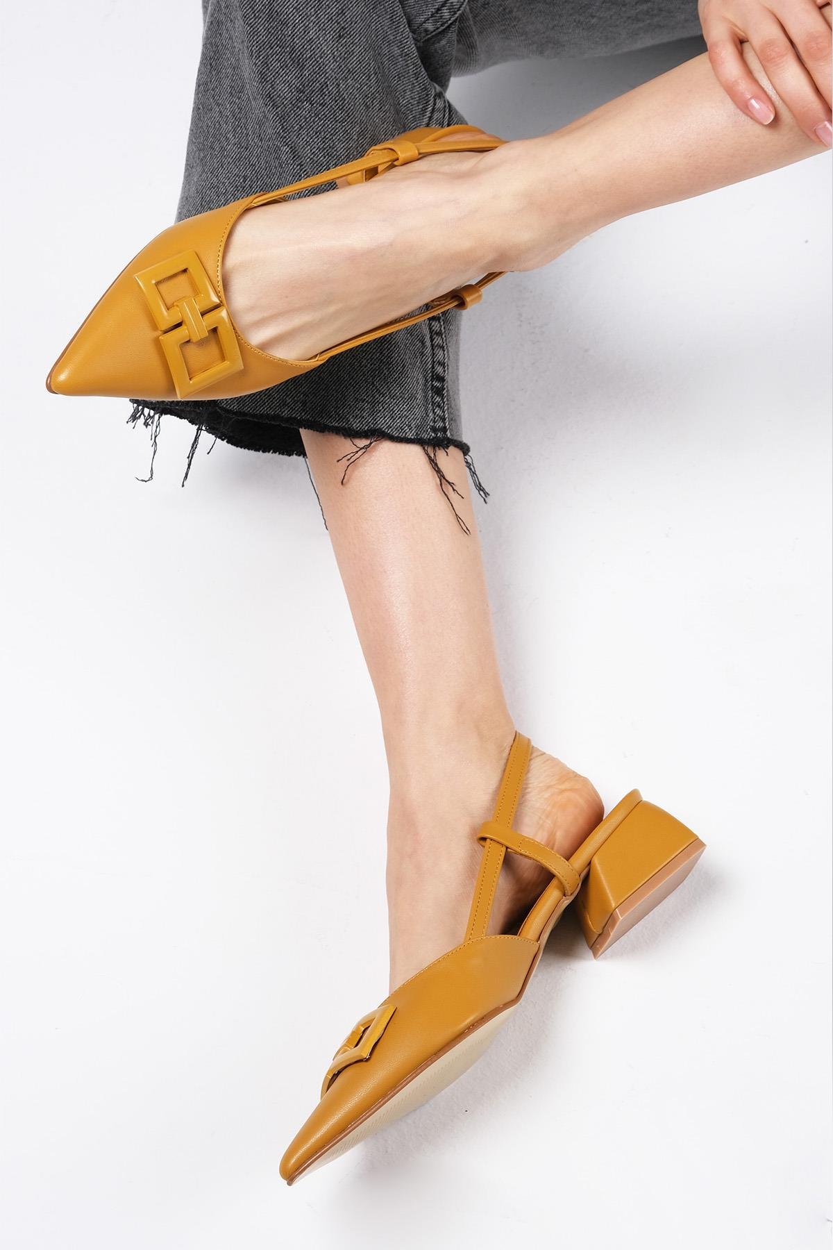 Alyssa Hardal Renk Kısa Topuklu Ayakkabı-Kısa Topuklu-Mio Gusto-01445MSC