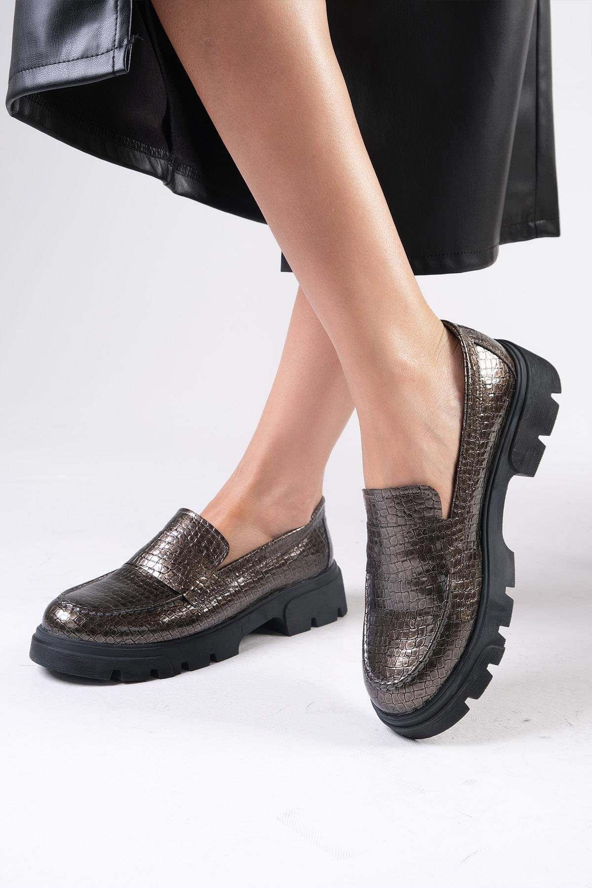 Andrea Gri Renk Kalın Tabanlı Oxford Ayakkabı-DÜZ AYAKKABI-Mio Gusto-01519GRX