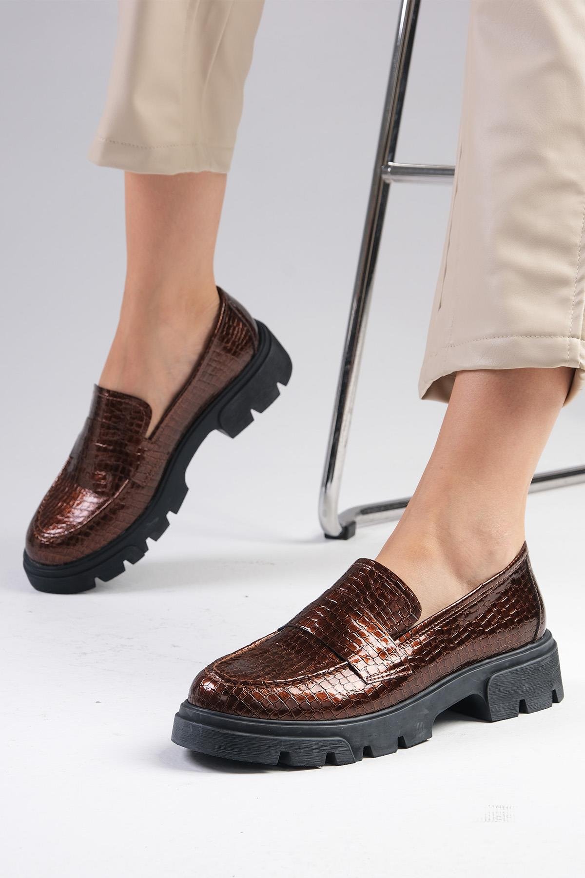 Andrea Kahverengi Kalın Tabanlı Oxford Ayakkabı-DÜZ AYAKKABI-Mio Gusto-01519BRX