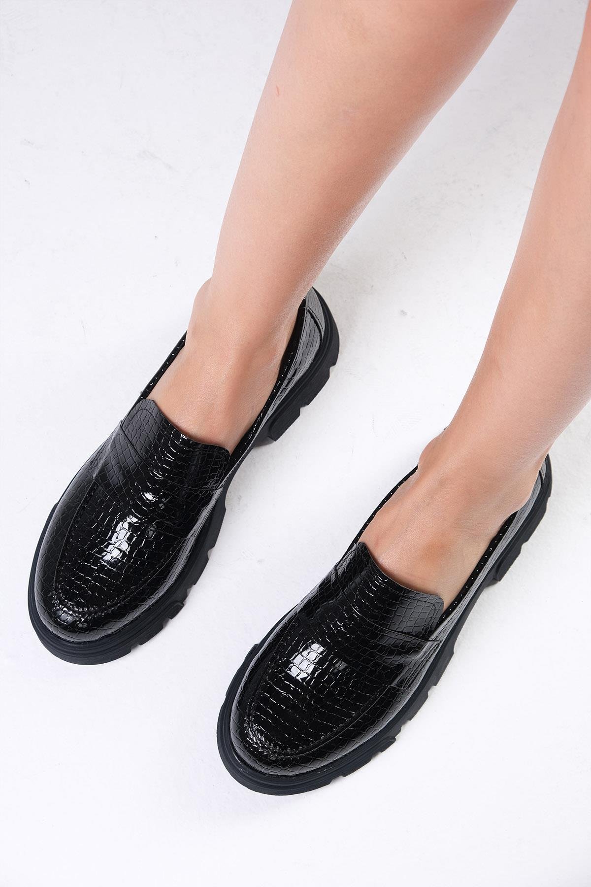 Andrea Siyah Renk Kalın Tabanlı Oxford Ayakkabı-DÜZ AYAKKABI-Mio Gusto-01519BLX