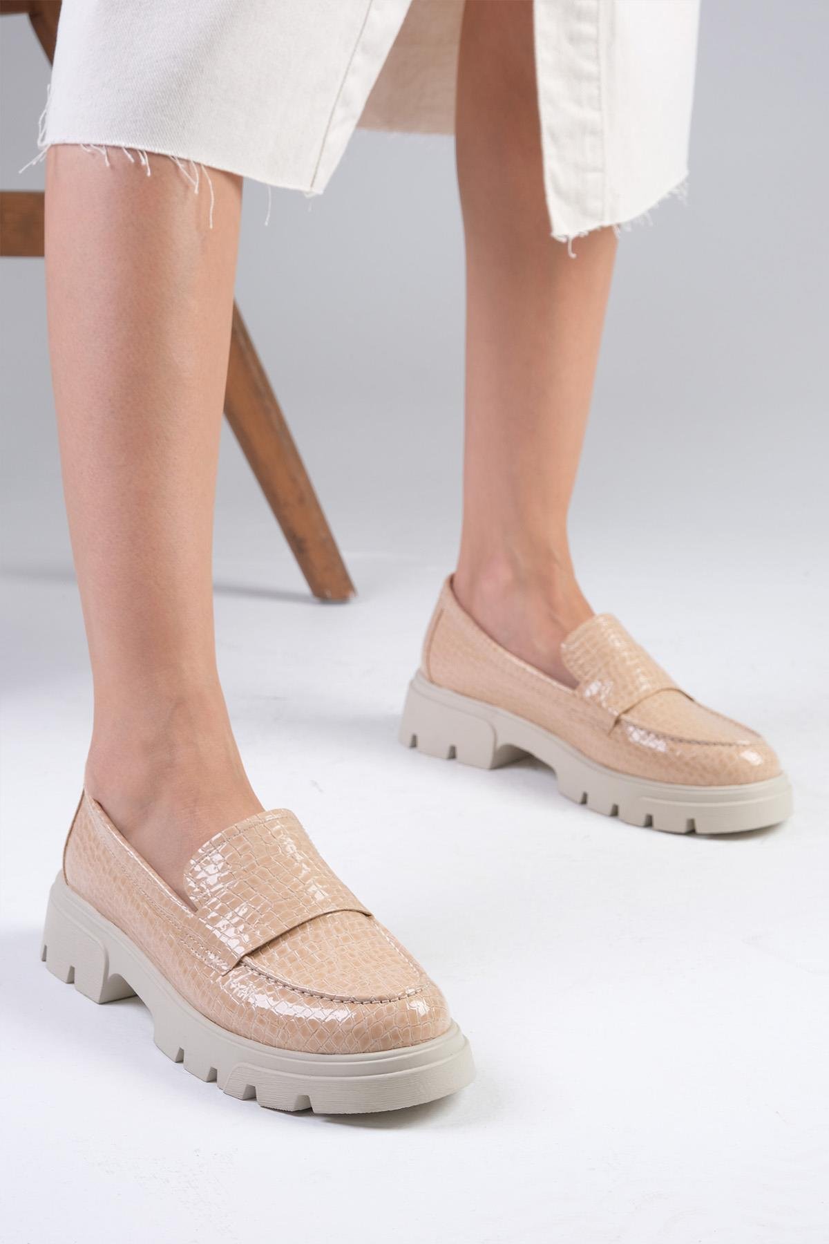 Andrea Ten Rengi Kalın Tabanlı Oxford Ayakkabı-DÜZ AYAKKABI-Mio Gusto-01519NUX