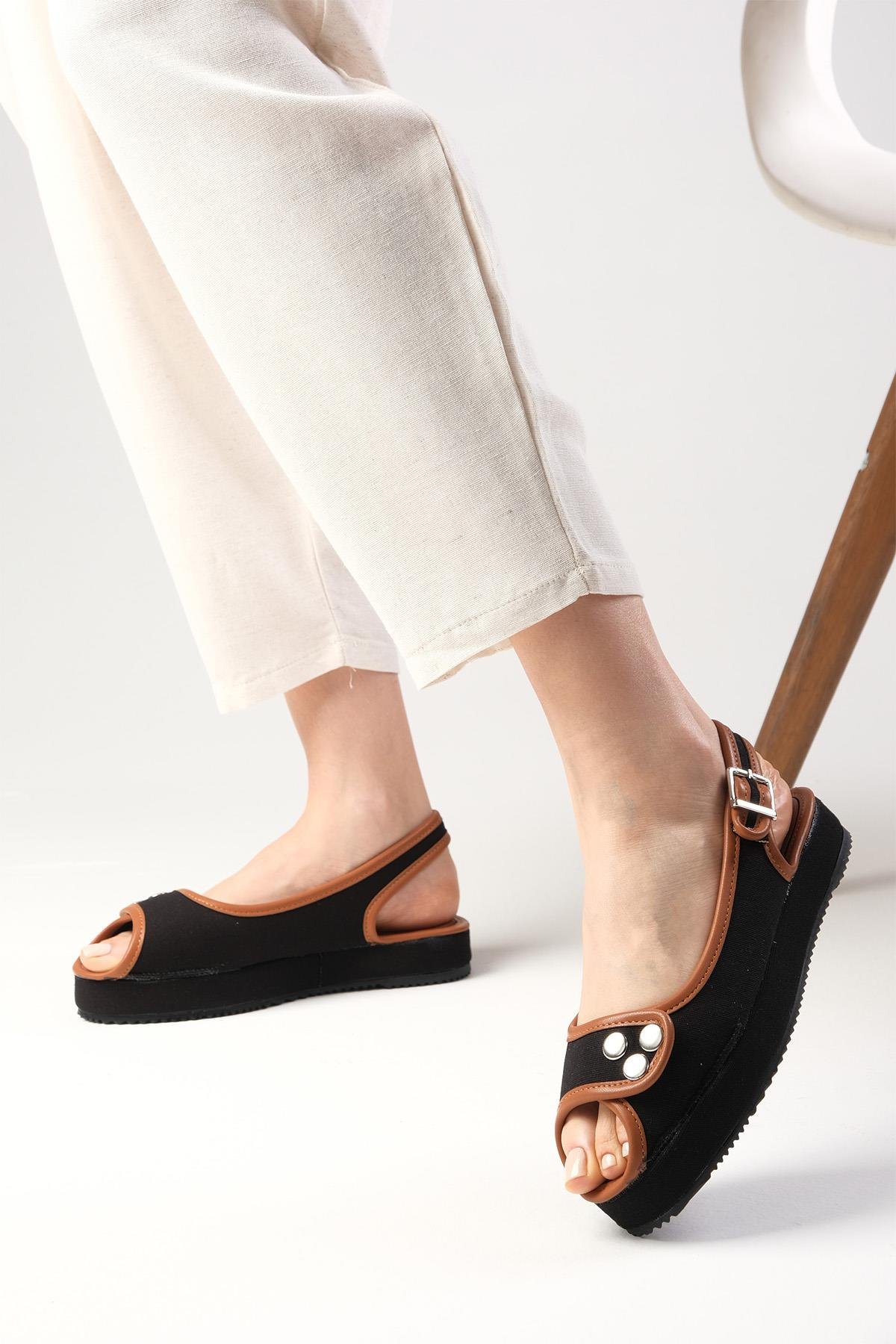 Arwen Siyah Keten Kumaş Dolgu Tabanlı Sandalet-SANDALET-Mio Gusto-05640BLK