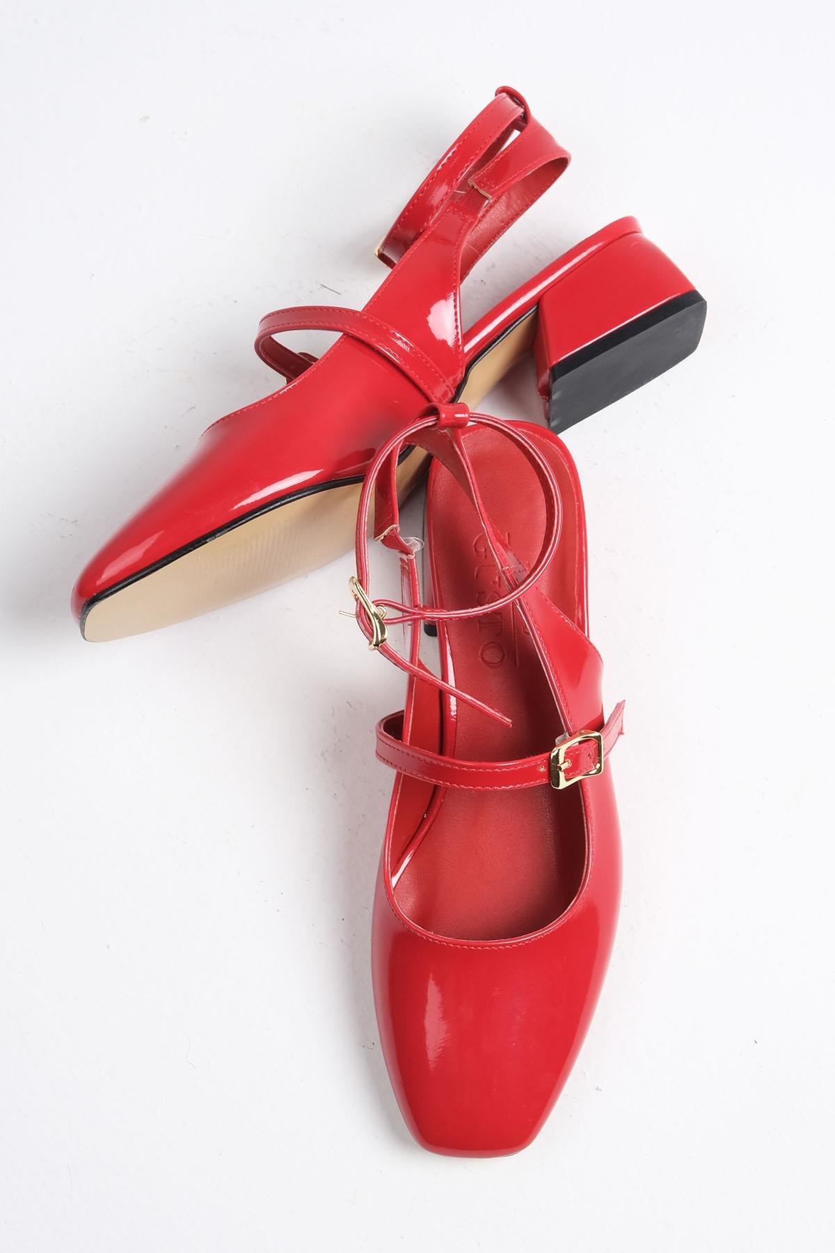 Audrey Kırmızı Renk Rugan Kısa Topuklu Ayakkabı-Kısa Topuklu-Mio Gusto-01465RER