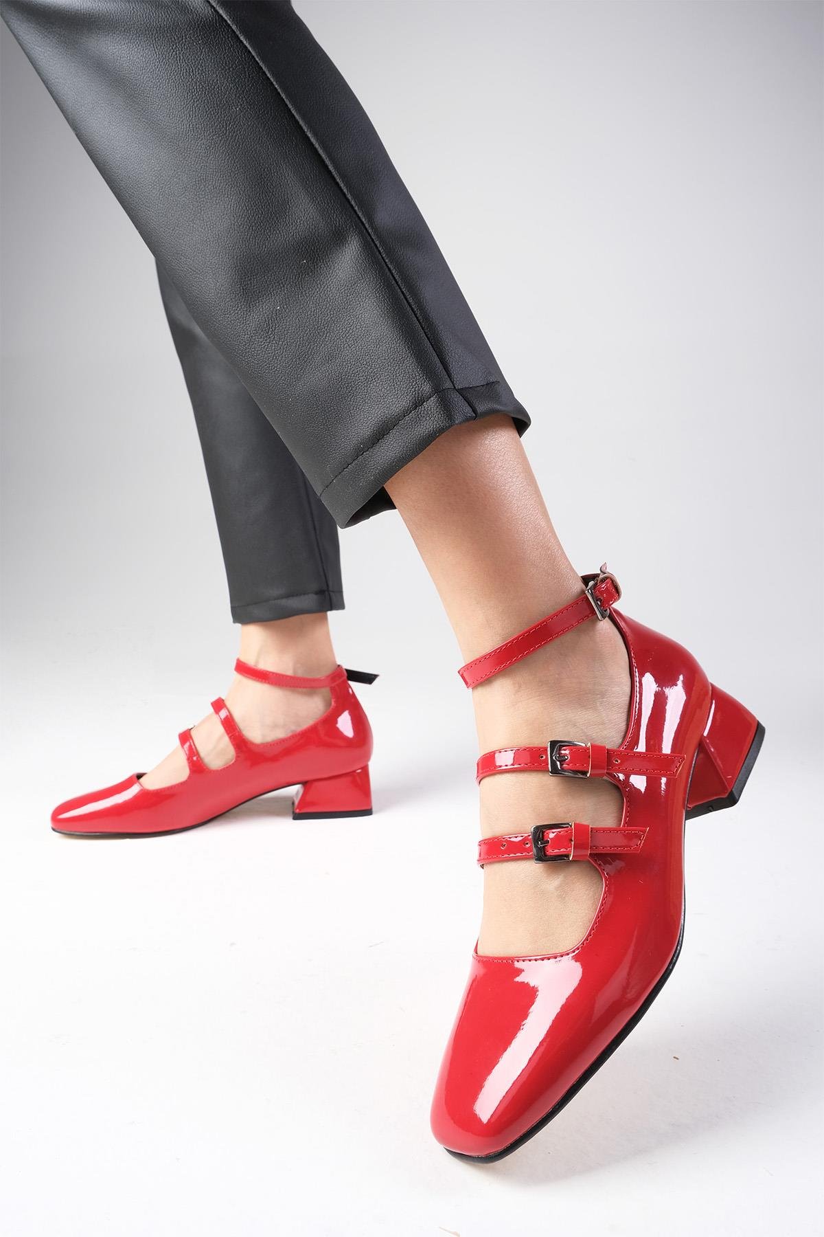 Baylee Kırmızı Renk Rugan Kısa Topuklu Ayakkabı-Kısa Topuklu-Mio Gusto-01482RER
