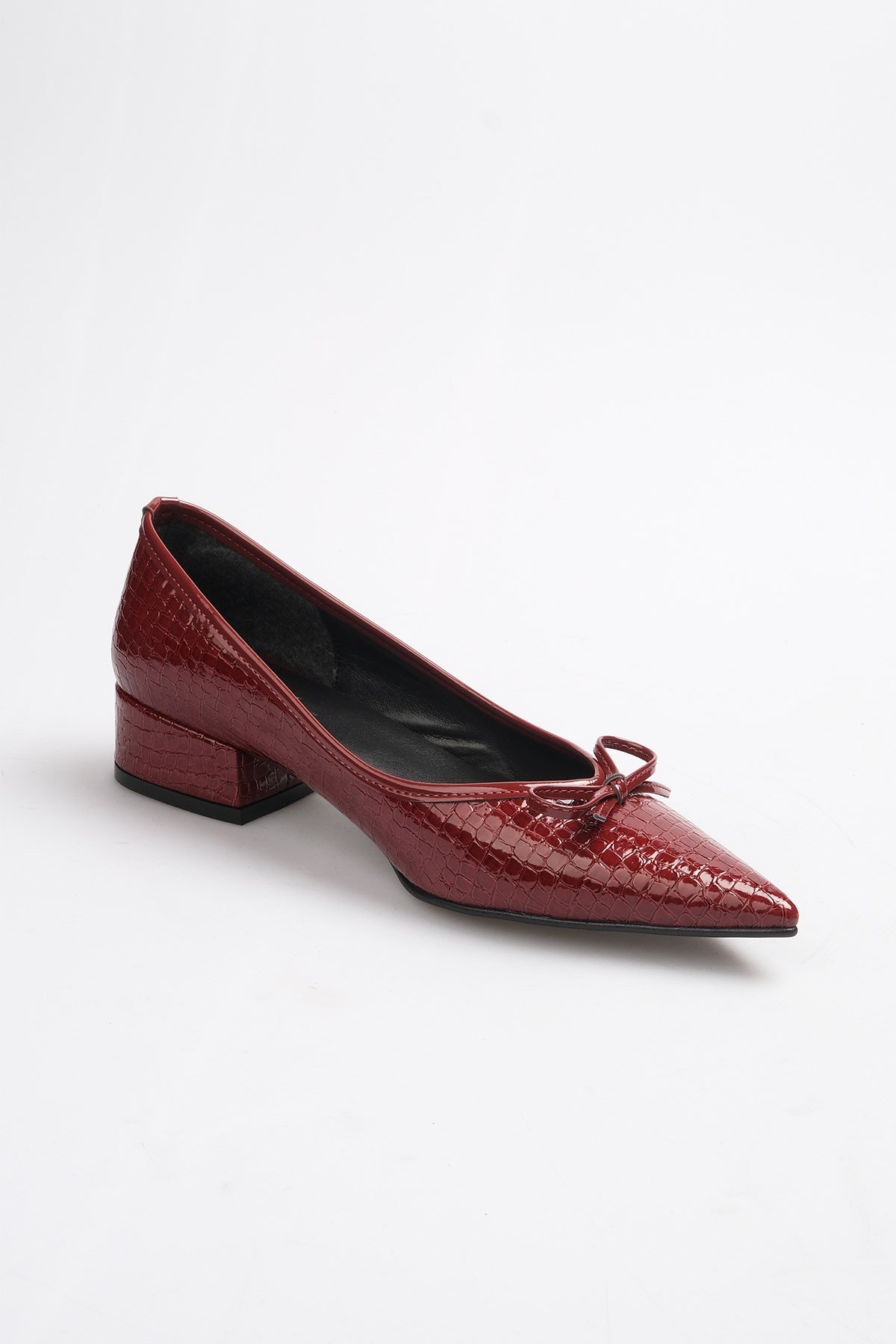 Beatrix Bordo Renk Krokodil Desenli Topuklu Ayakkabı-Kısa Topuklu-Mio Gusto-01421WRV