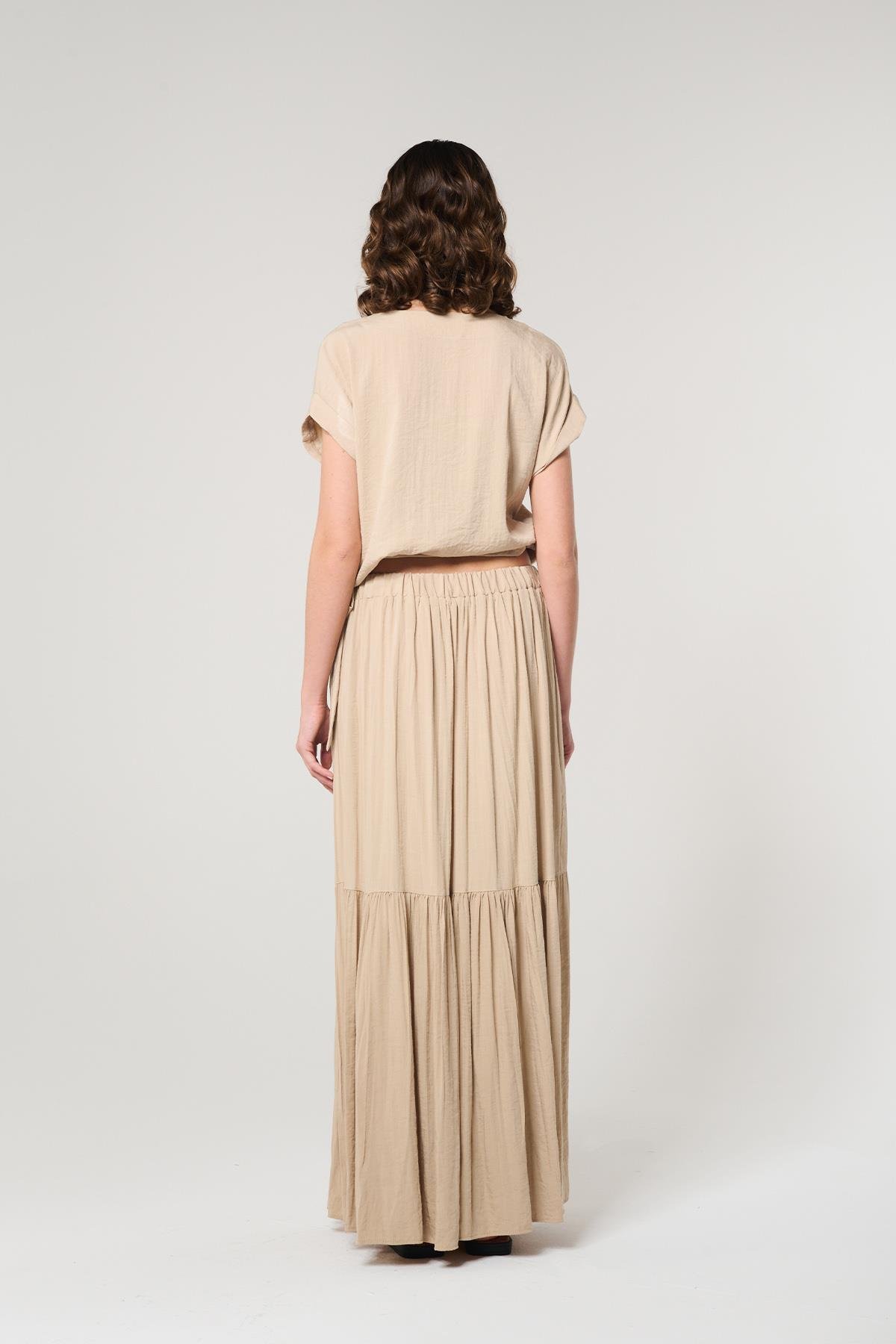 Bej Renk Bol ve Büzgülü Etek