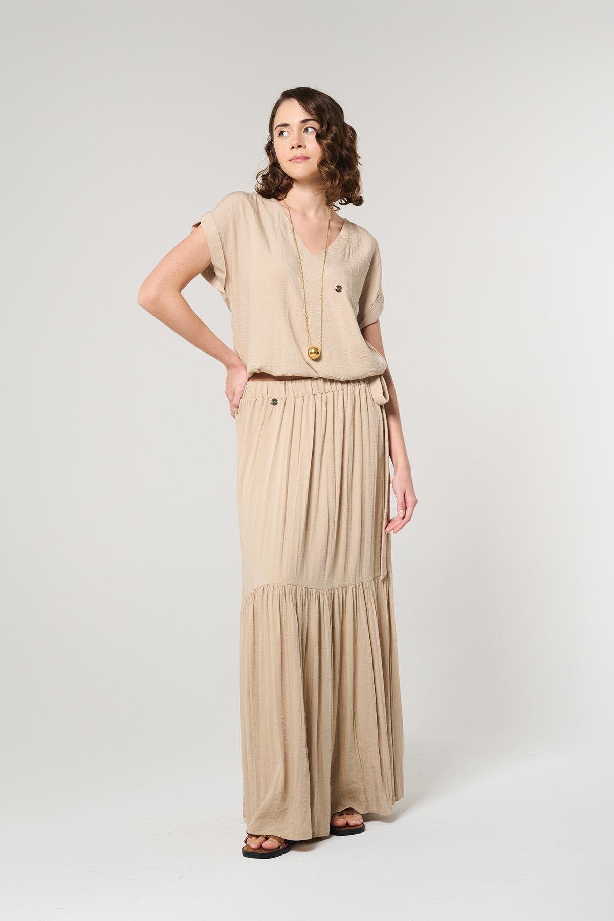 Bej Renk Bol ve Büzgülü Etek