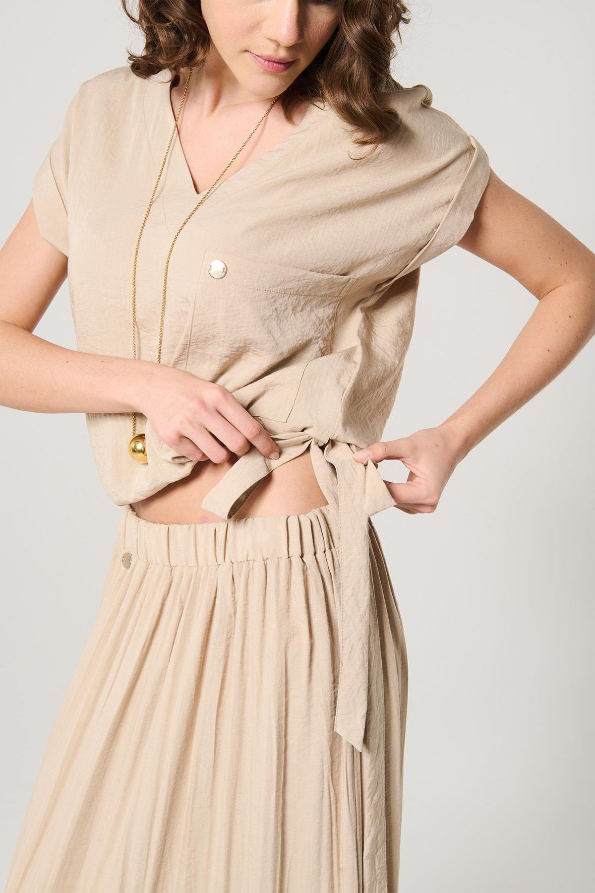 Bej Renk Kare Cepli Bluz