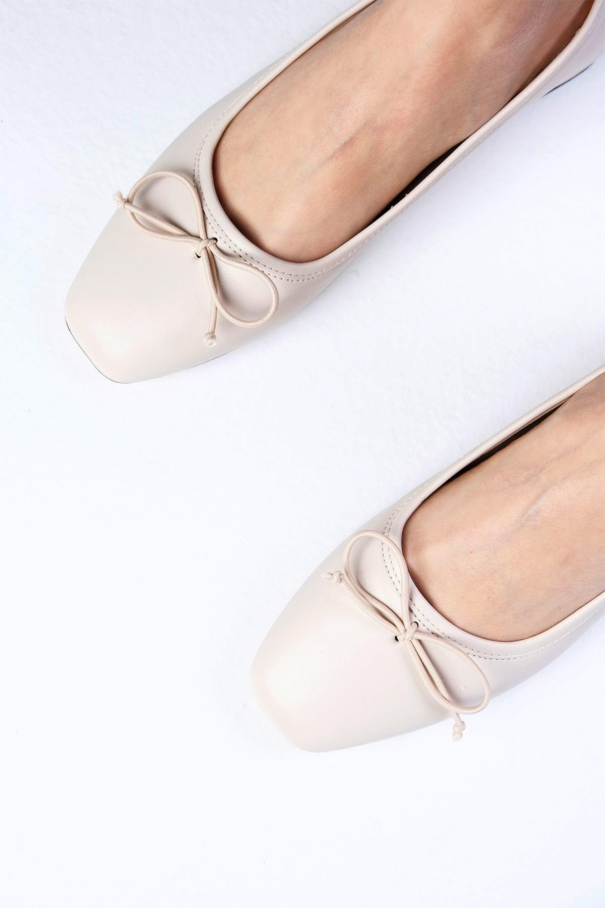 Bellamy Bej Renk Kısa Topuklu Ayakkabı-Kısa Topuklu-Mio Gusto-01479BEC