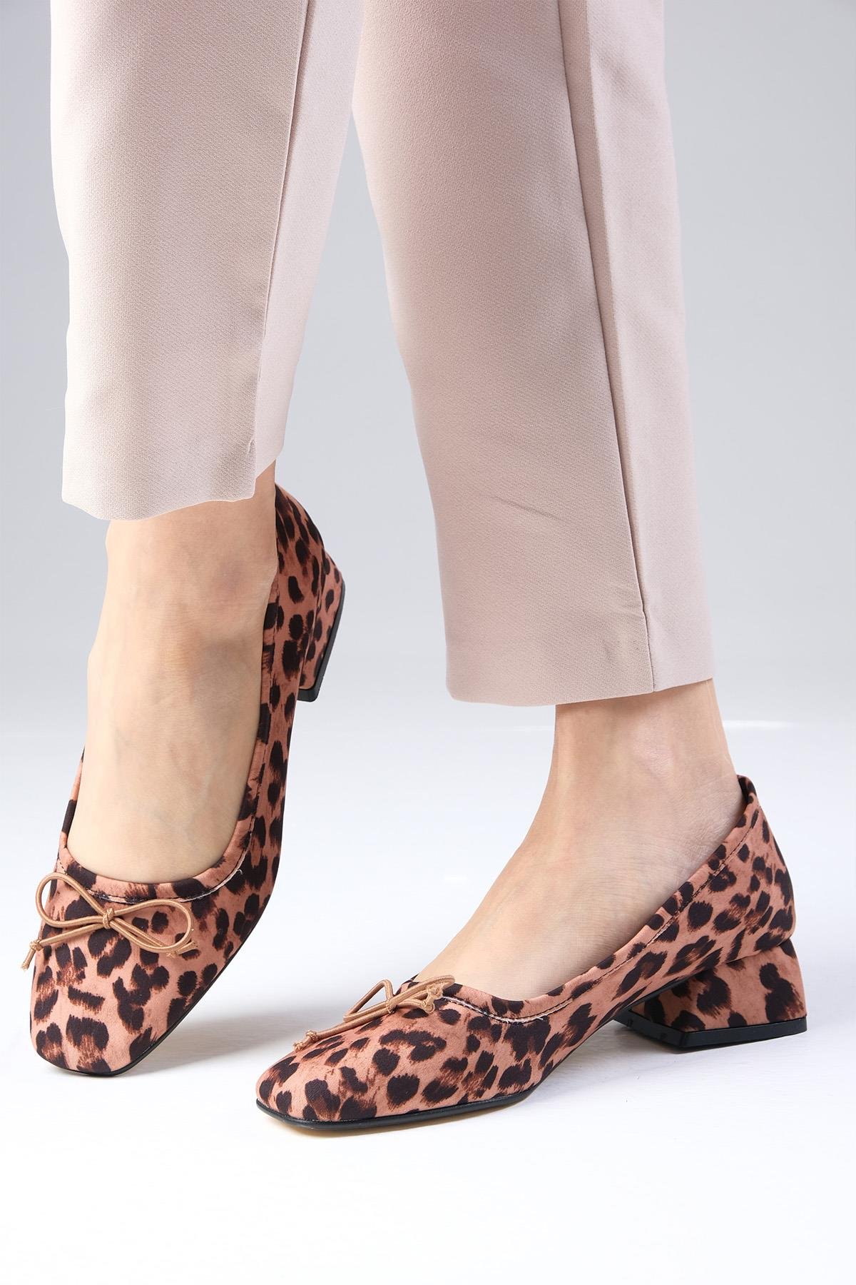 Bellamy Leopar Desenli Kısa Topuklu Ayakkabı-Kısa Topuklu-Mio Gusto-01479LEK