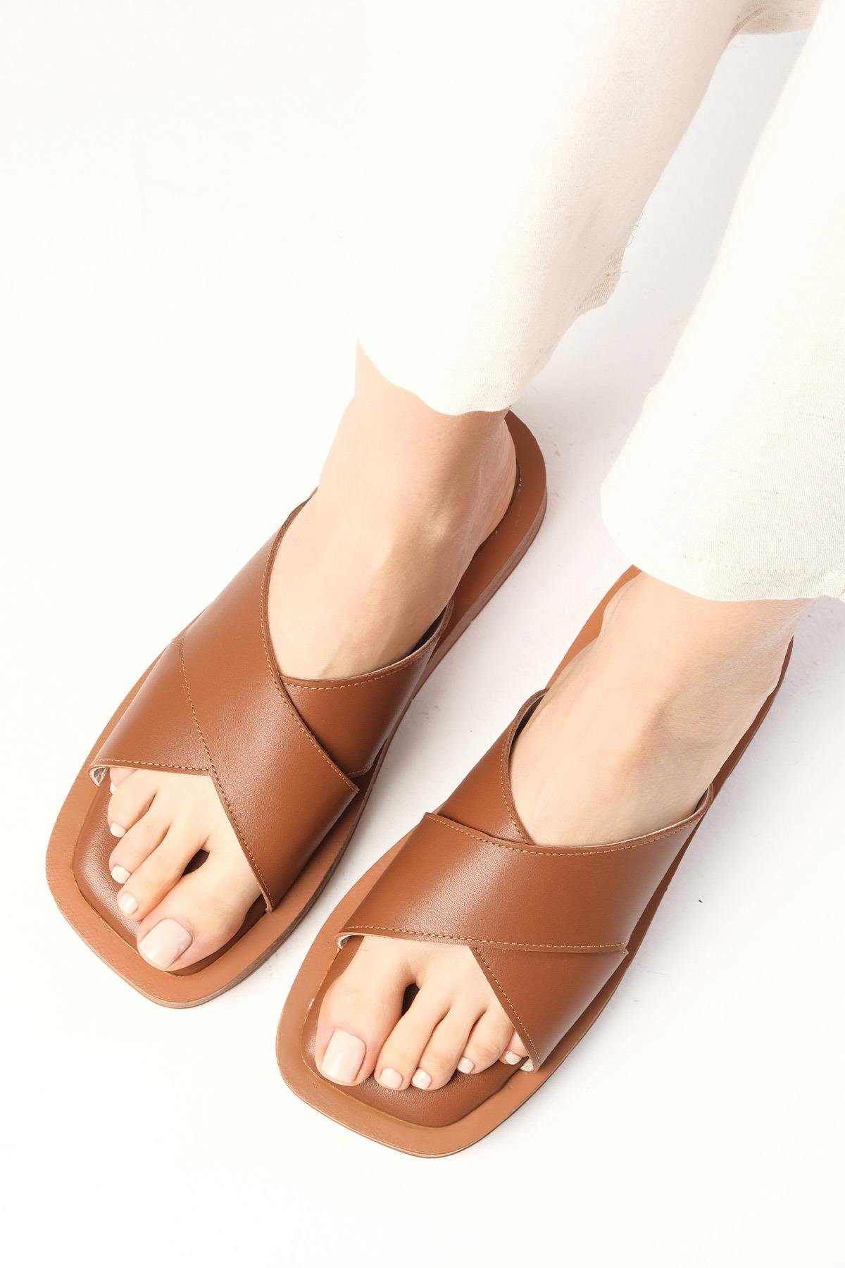 Hakiki Deri Taba Kalın Tabanlı Terlik-Slippers-Mio Gusto-08078TAC