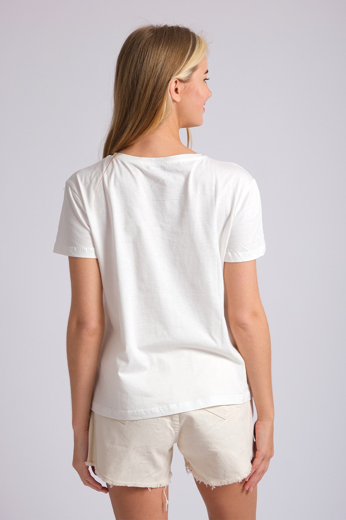 Beyaz Renk Baskı Desenli Kadın Tişört-Tişört -Mio Gusto-G0012WHK