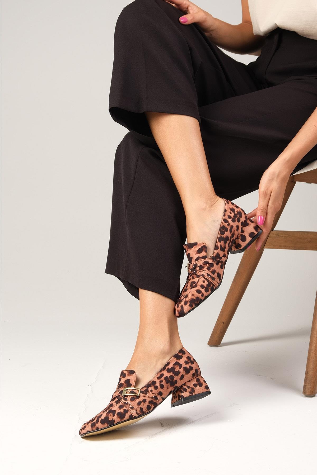 Blanche Leopar Desenli Kısa Topuklu Ayakkabı-Kısa Topuklu-Mio Gusto-01486LEK