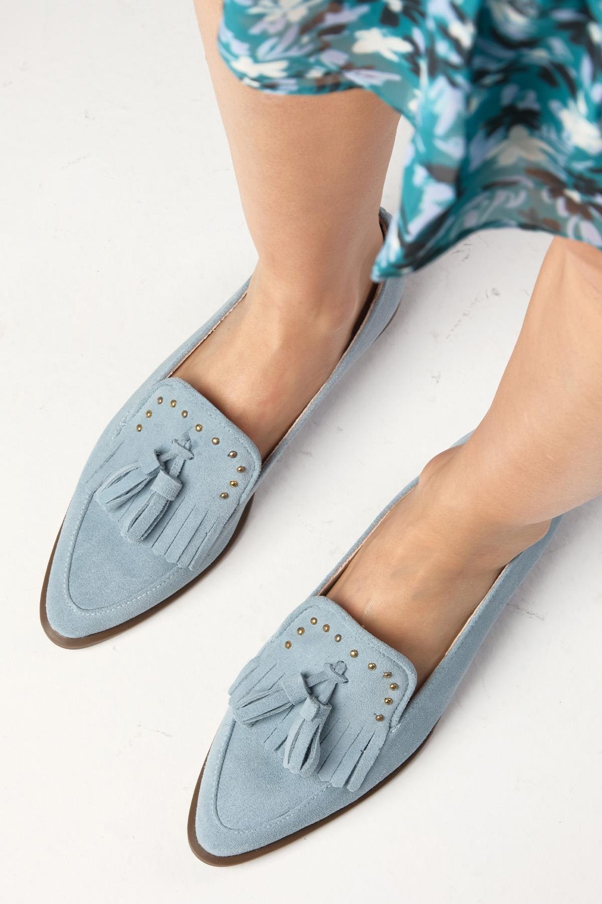 Brianna Hakiki Süet Mavi Zımbalı Püsküllü Loafer-DÜZ AYAKKABI-Mio Gusto-08382BUS