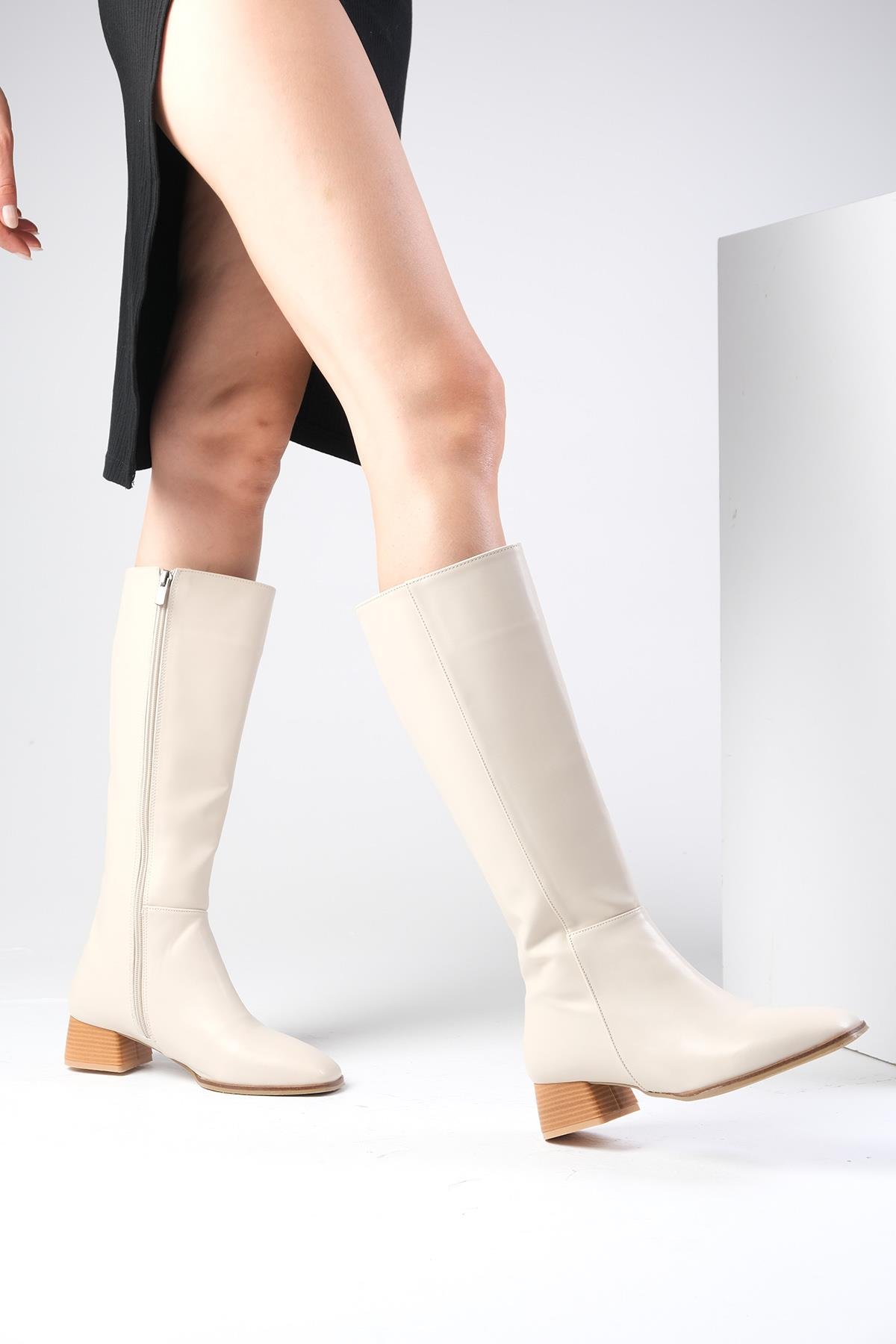 Briony Bej Renk Küt Burun Fermuarlı Çizme-ÇİZME-Mio Gusto-01492BEC