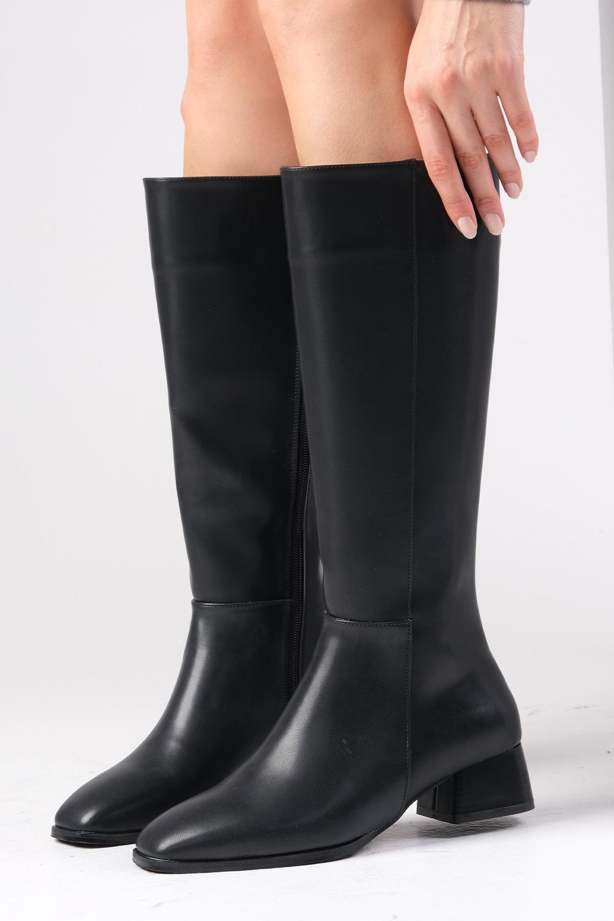 Briony Siyah Renk Küt Burun Fermuarlı Çizme-ÇİZME-Mio Gusto-01492BLC