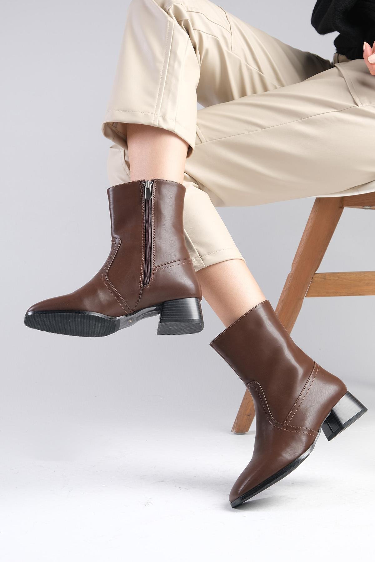 Callie Kahverengi Küt Burunlu Bot-Kalın Topuk-Mio Gusto-01491BRC