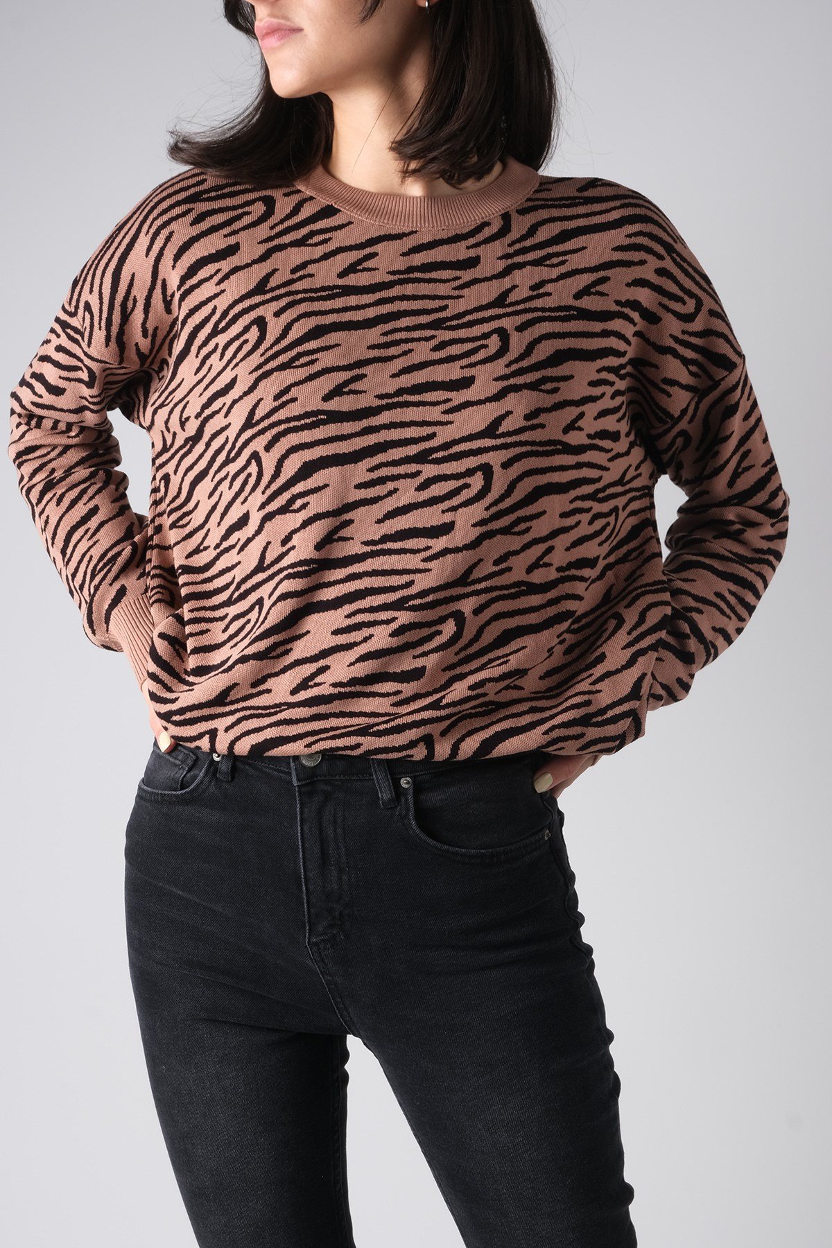 Camel Renk Zebra Desen Kazak-GİYİM-Mio Gusto-G0045CMK