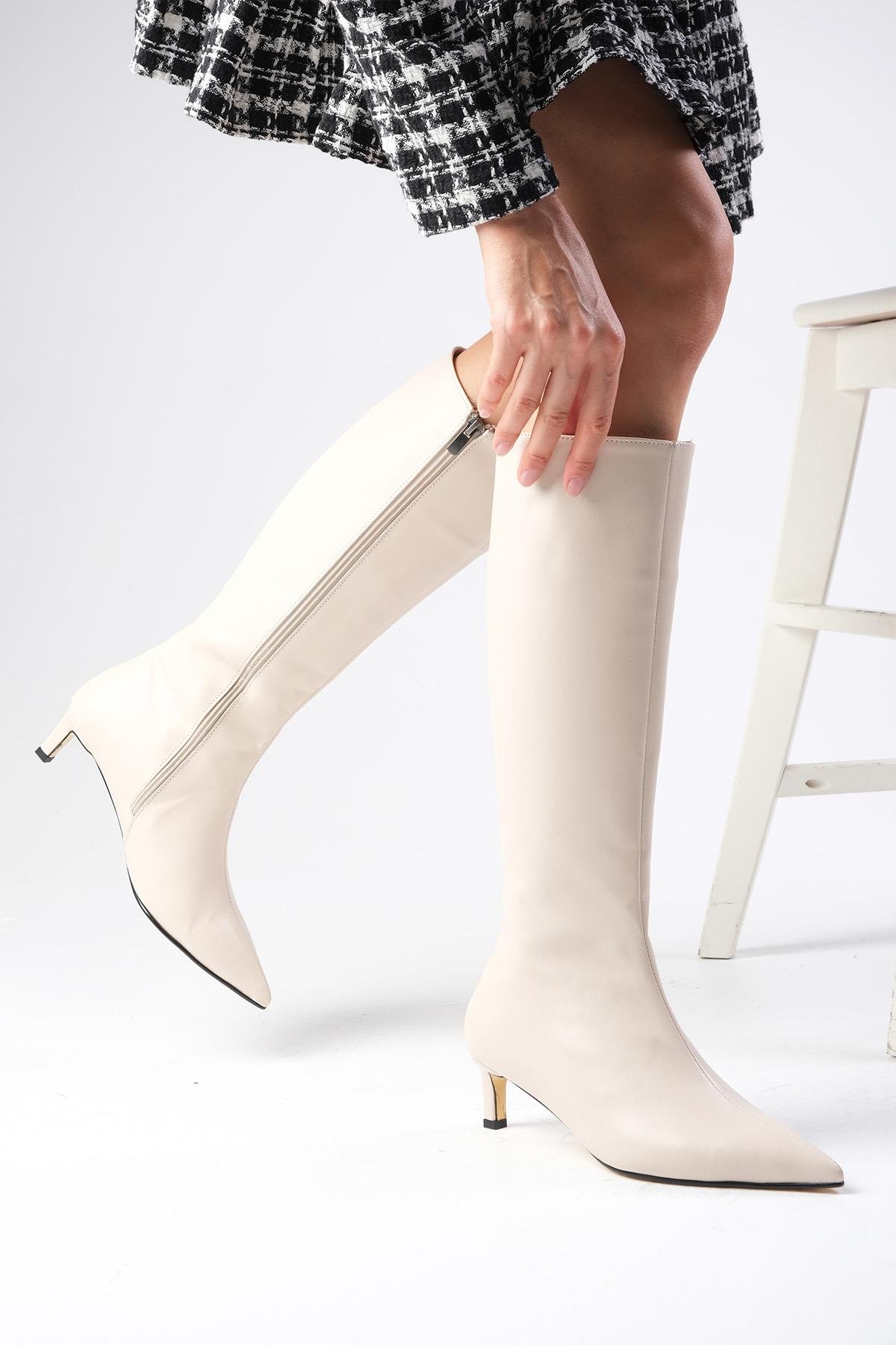 Carolina Bej Renk Kısa Topuklu Çizme-ÇİZME-Mio Gusto-02326BEC