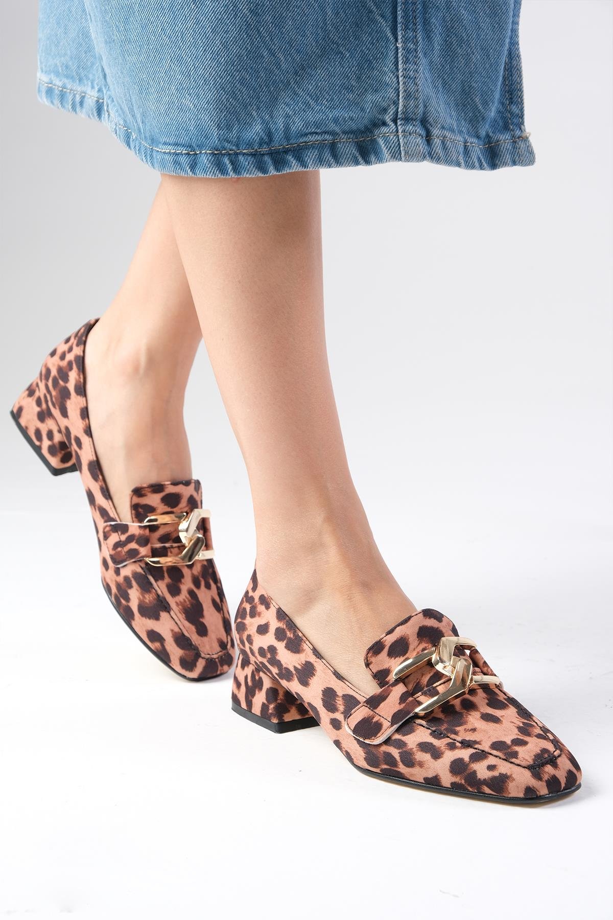 Carolyn Leopar Desenli Kısa Topuklu Kumaş Ayakkabı-Kısa Topuklu-Mio Gusto-01481LEK