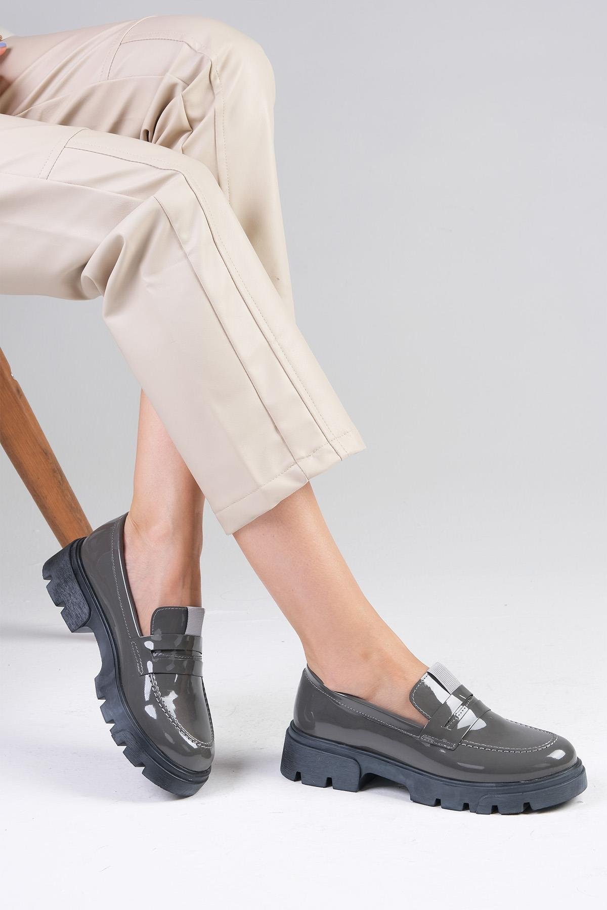 Casey Gri Renk Kalın Tabanlı Oxford Ayakkabı-DÜZ AYAKKABI-Mio Gusto-01517GRR