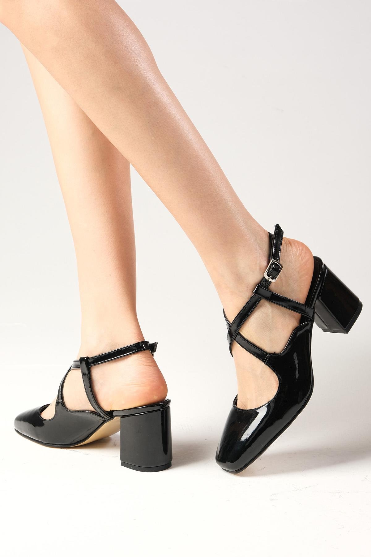 Catalina Siyah Renk Rugan Topuklu Ayakkabı-Yüksek Topuklu-Mio Gusto-02268BLR