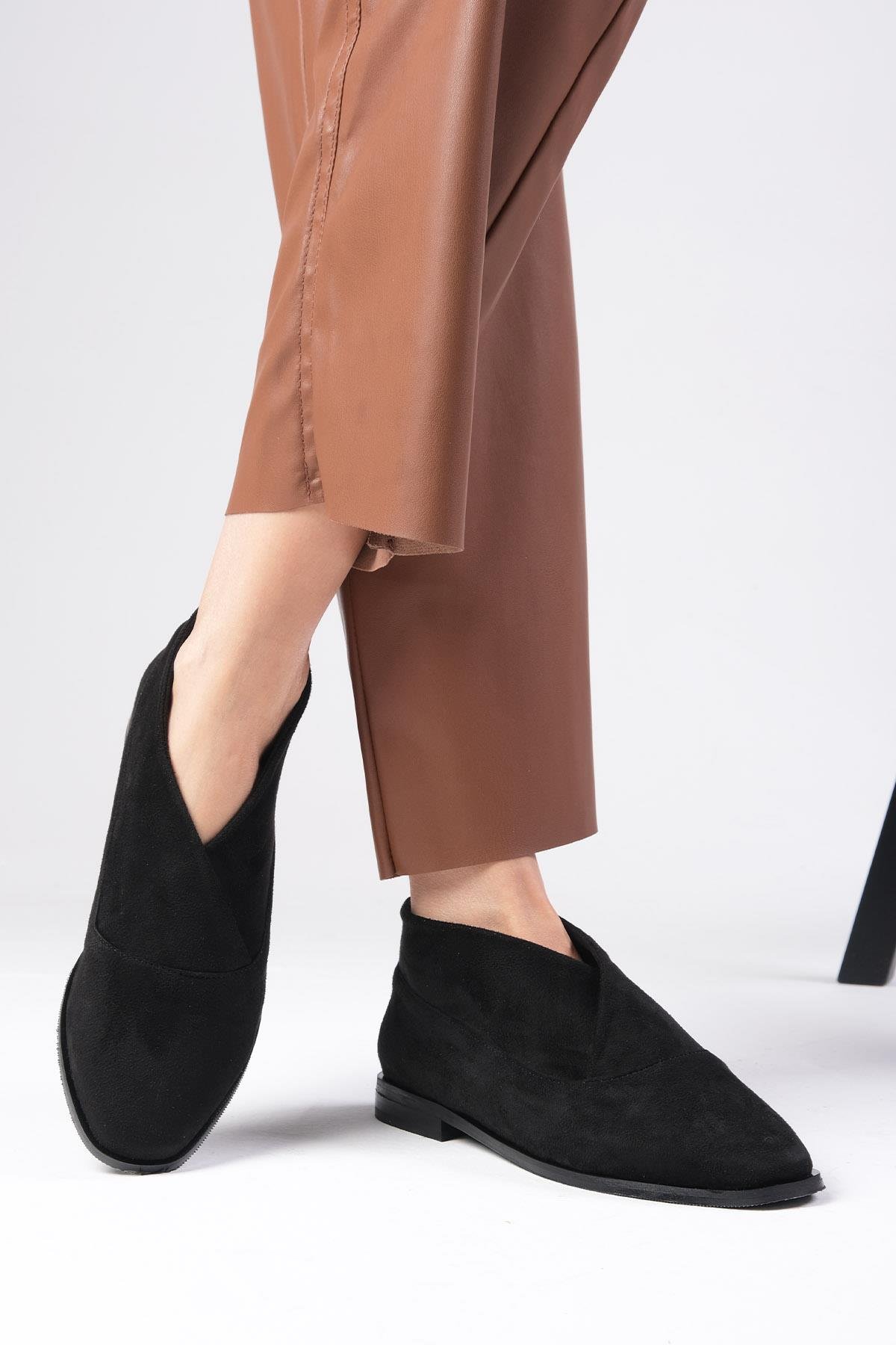 Clarisse Siyah Renk Streç Süet Loafer-DÜZ AYAKKABI-Mio Gusto-02327BLS