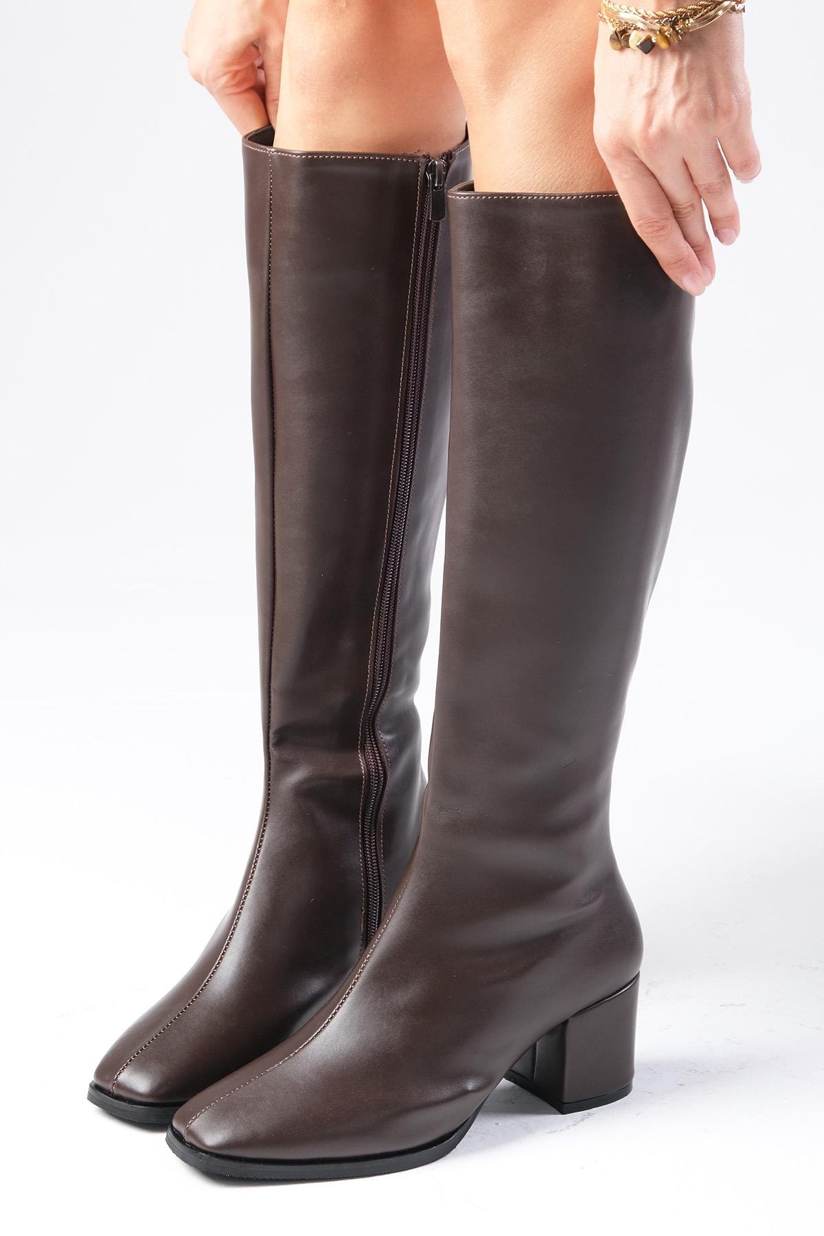 Courtney Kahverengi Küt Burun Çizme-ÇİZME-Mio Gusto-02151BRC