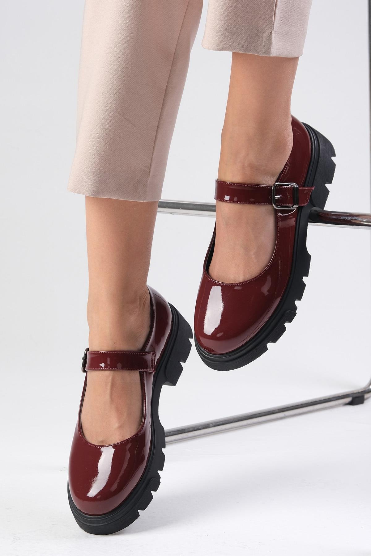Cyntia Bordo Renk Rugan Kalın Tabanlı Babet -DÜZ AYAKKABI-Mio Gusto-01514WRR
