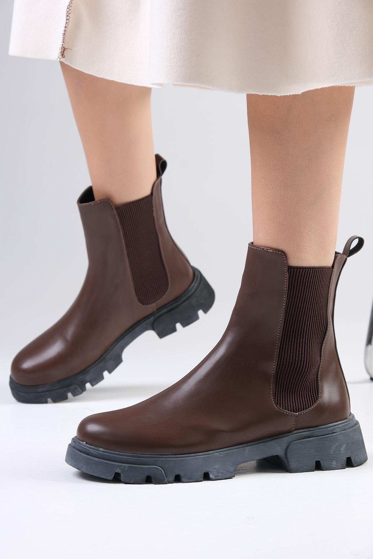 Debora Kahverengi Kalın Tabanlı Lastikli Bot-Kalın Topuk-Mio Gusto-01498BRC