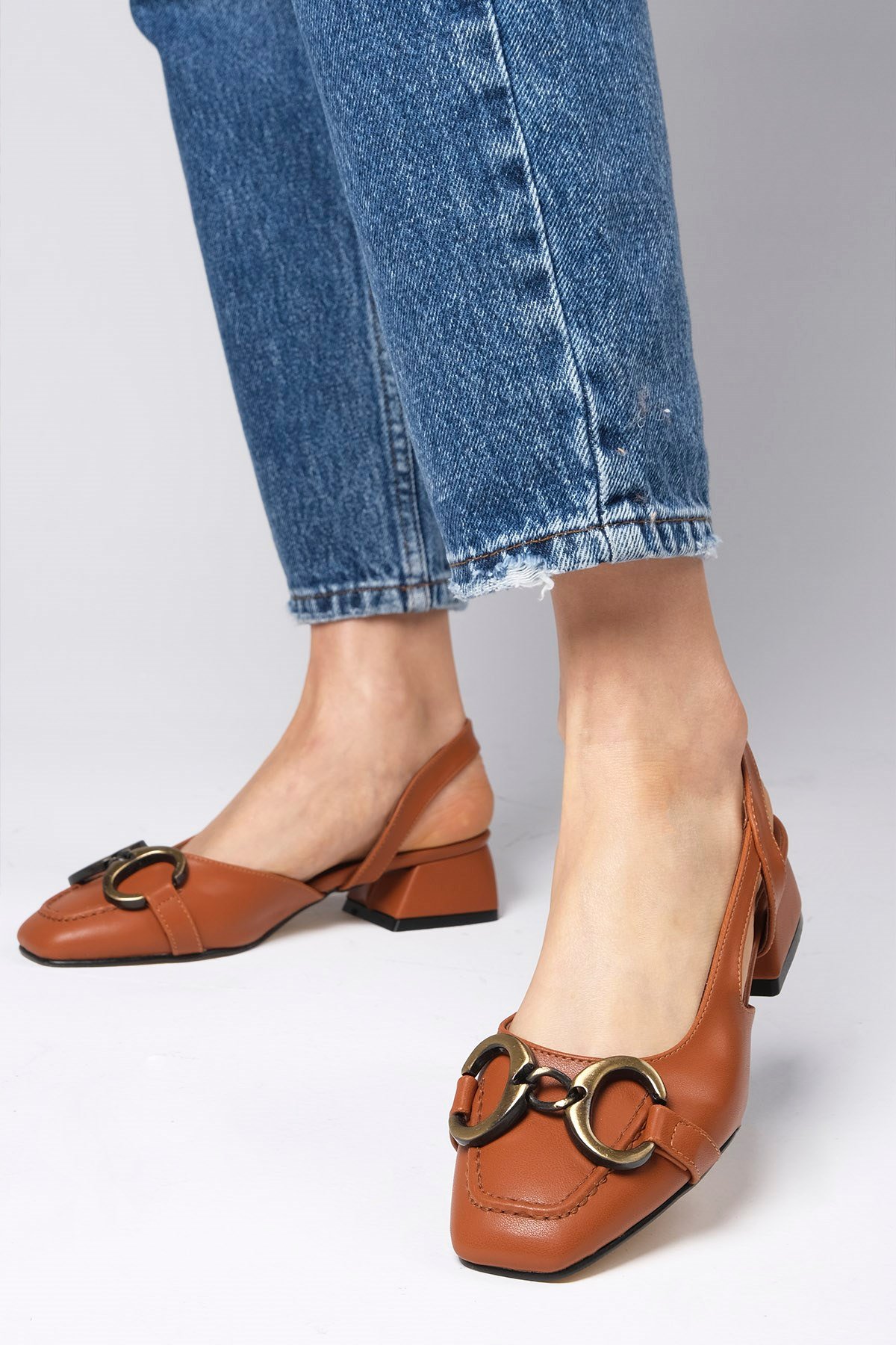 Dita Taba Renk Kısa Topuklu Ayakkabı-Low Heels-Mio Gusto-01461TAC