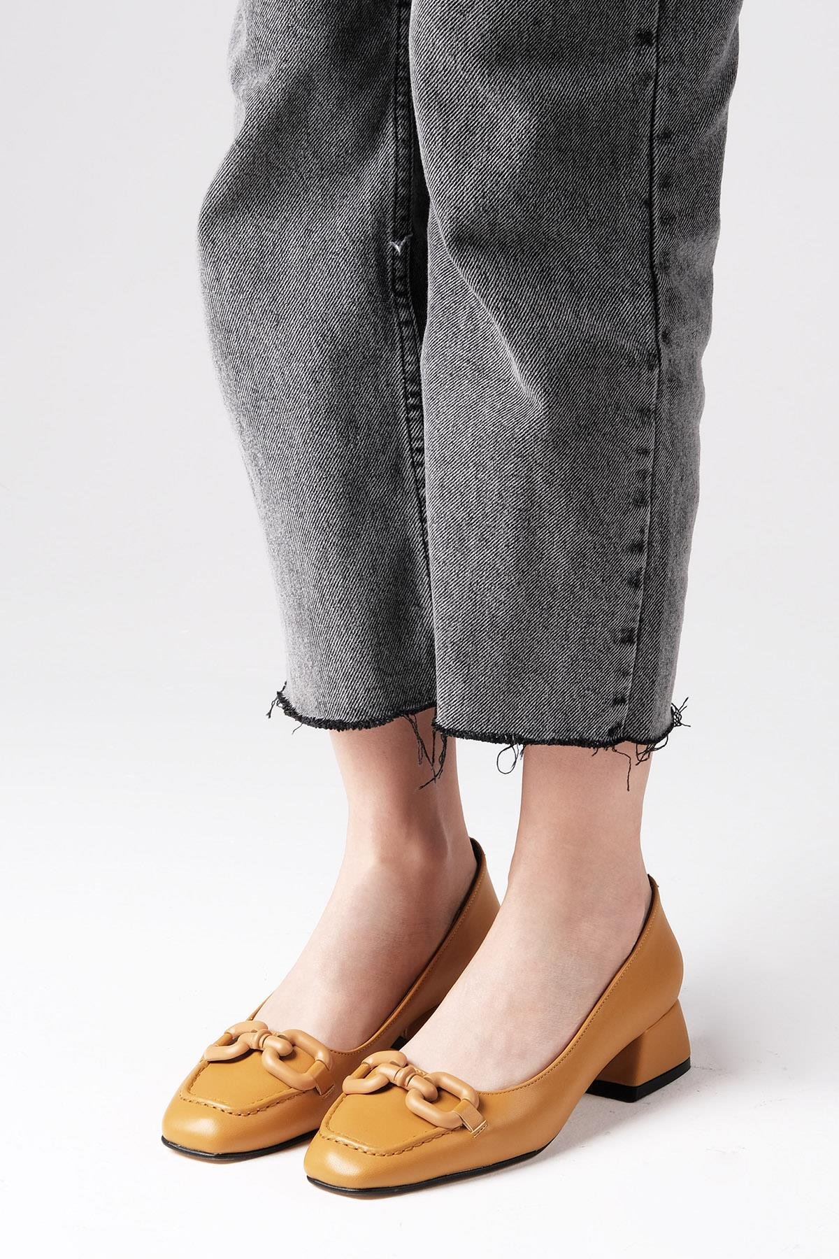 Dolly Hardal Rengi Kısa Topuklu Ayakkabı-Kısa Topuklu-Mio Gusto-01458CMC