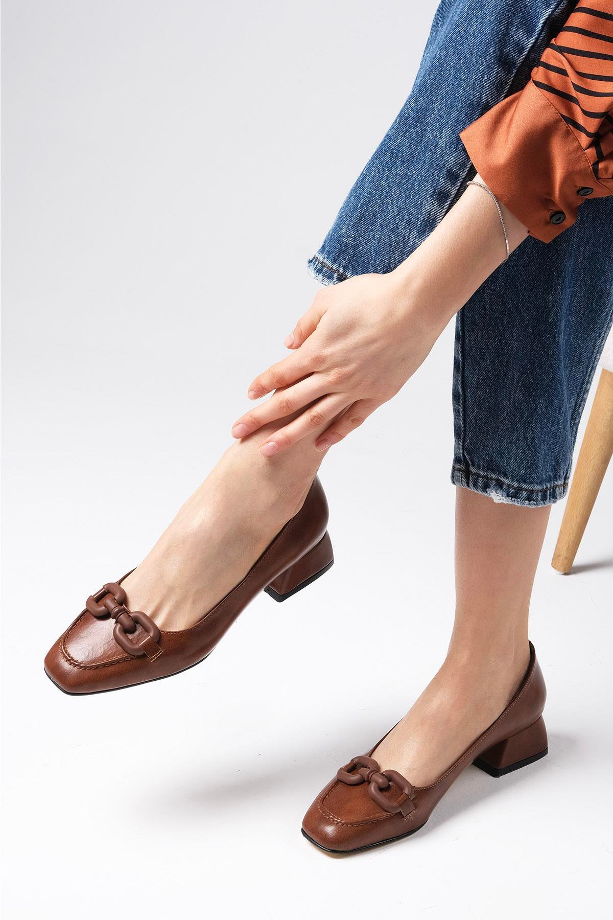 Dolly Kahverengi Kısa Topuklu Ayakkabı-Kısa Topuklu-Mio Gusto-01458BRC