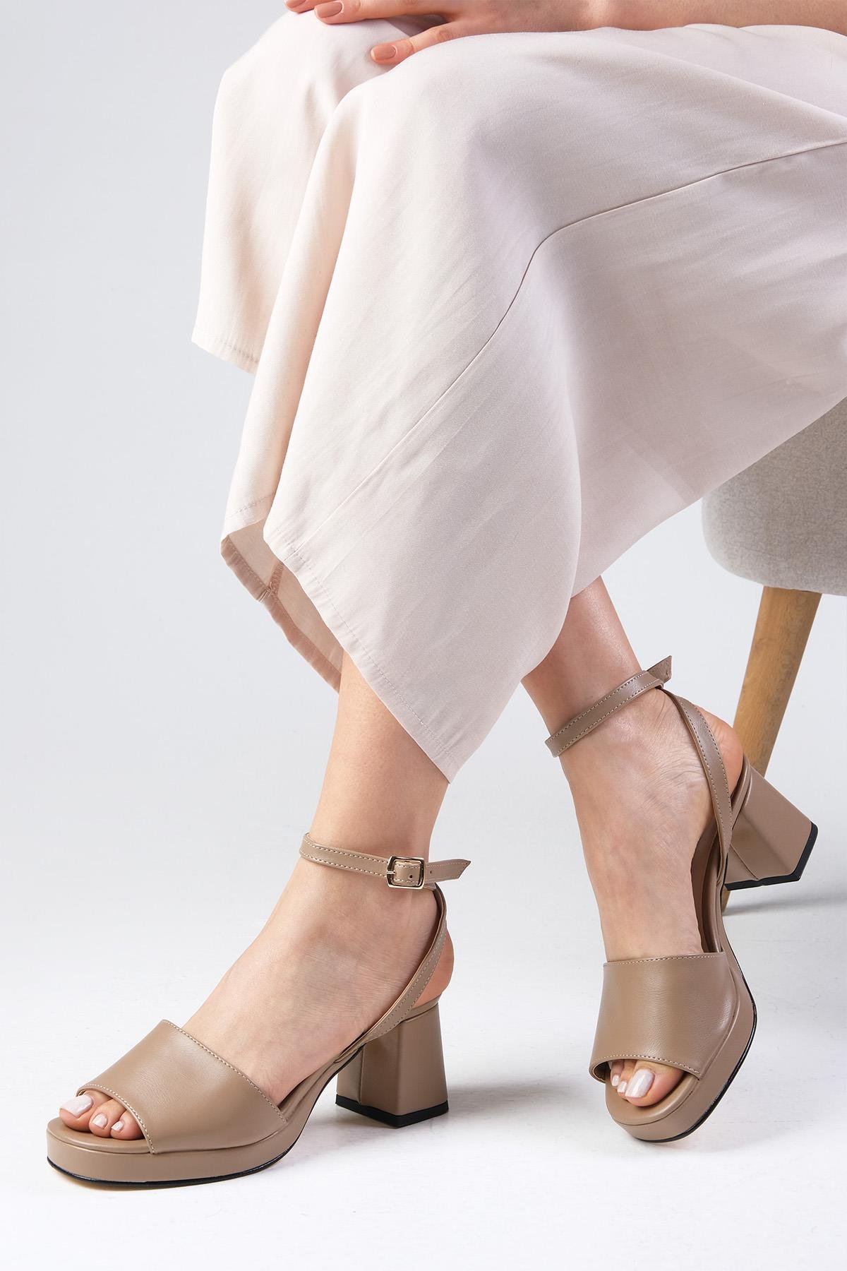 Ellen Vizon Renk Platformlu Sandalet-Sandals-Mio Gusto-02230MIC