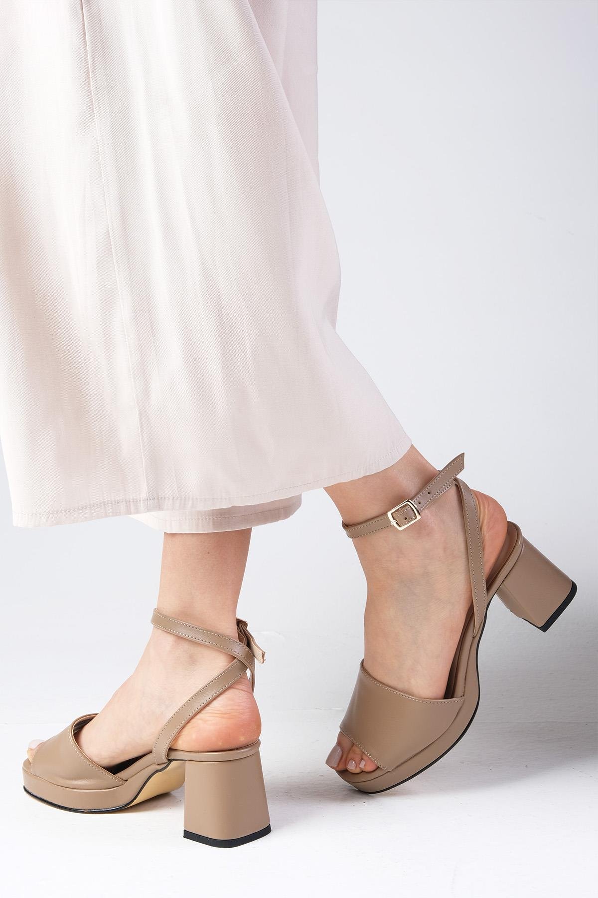 Ellen Vizon Renk Platformlu Sandalet-Sandals-Mio Gusto-02230MIC