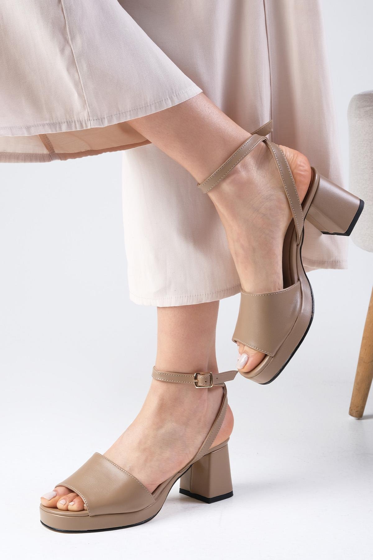 Ellen Vizon Renk Platformlu Sandalet-Sandals-Mio Gusto-02230MIC