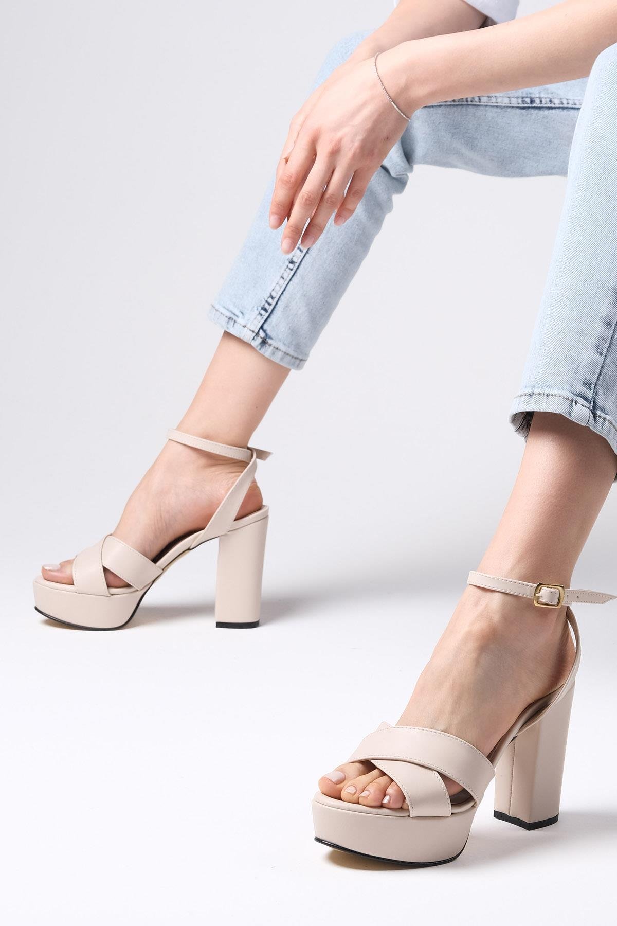 Ellis Bej Renk Platformlu Sandalet-Sandals-Mio Gusto-02237BEC